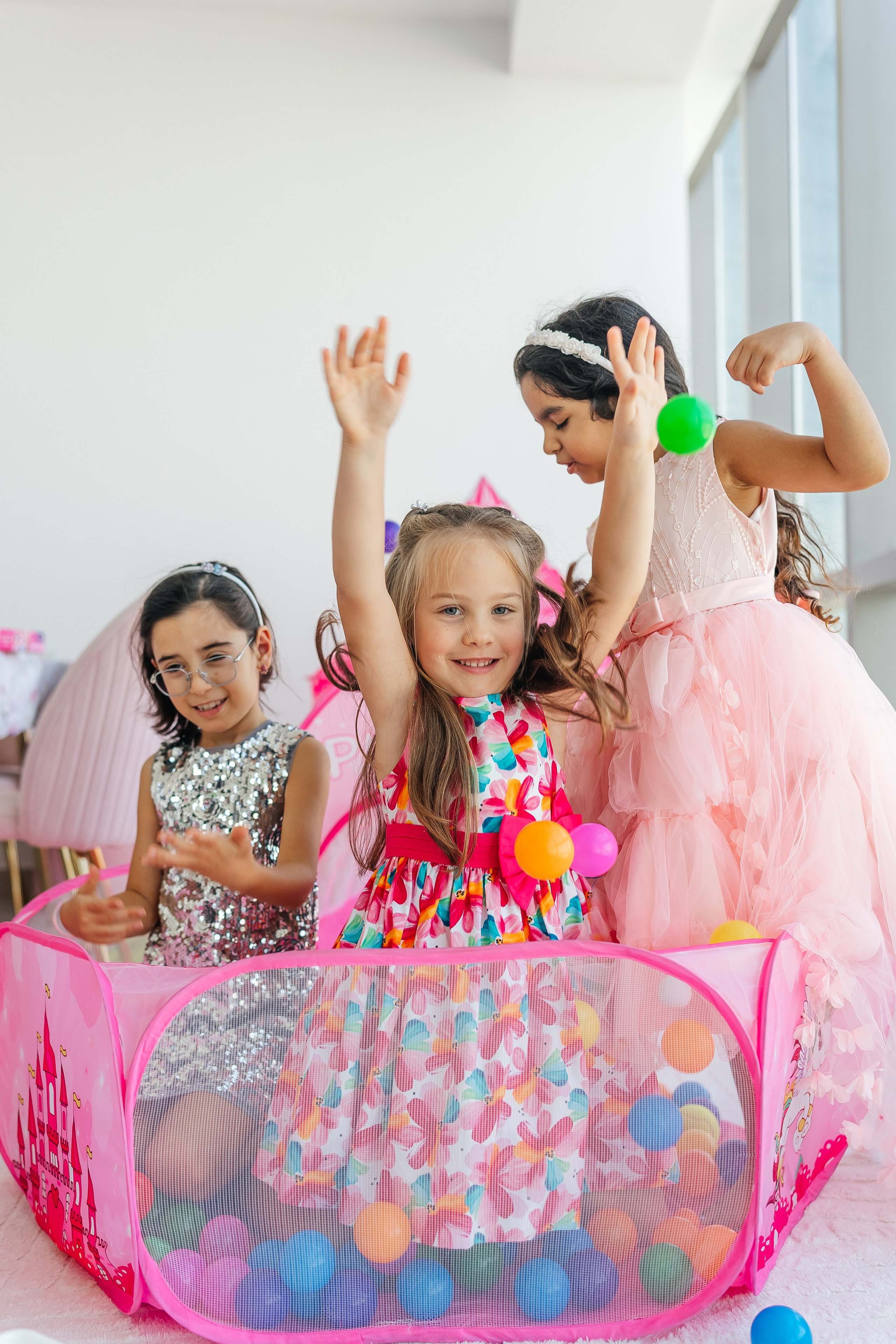 🎂 Birthday Photoshoot Abu Dhabi, Dubai | Professional Kids Birthday Photography. Professional Photographer Abu Dhabi, Dubai — Yulia Ismoilova | 2025