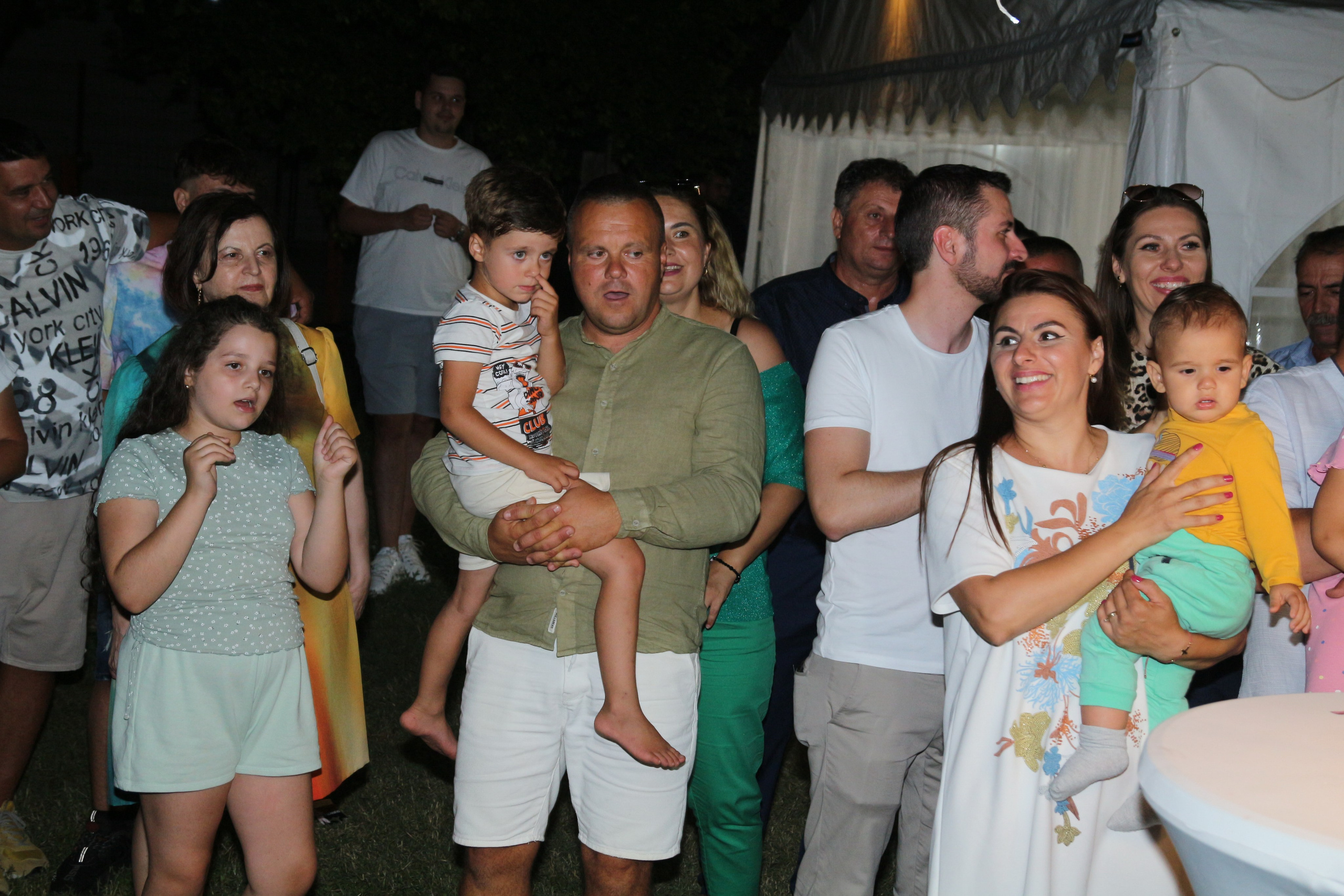 BYZO MEDIA. PETRU BYZO - family and children photographer in ROMANIA