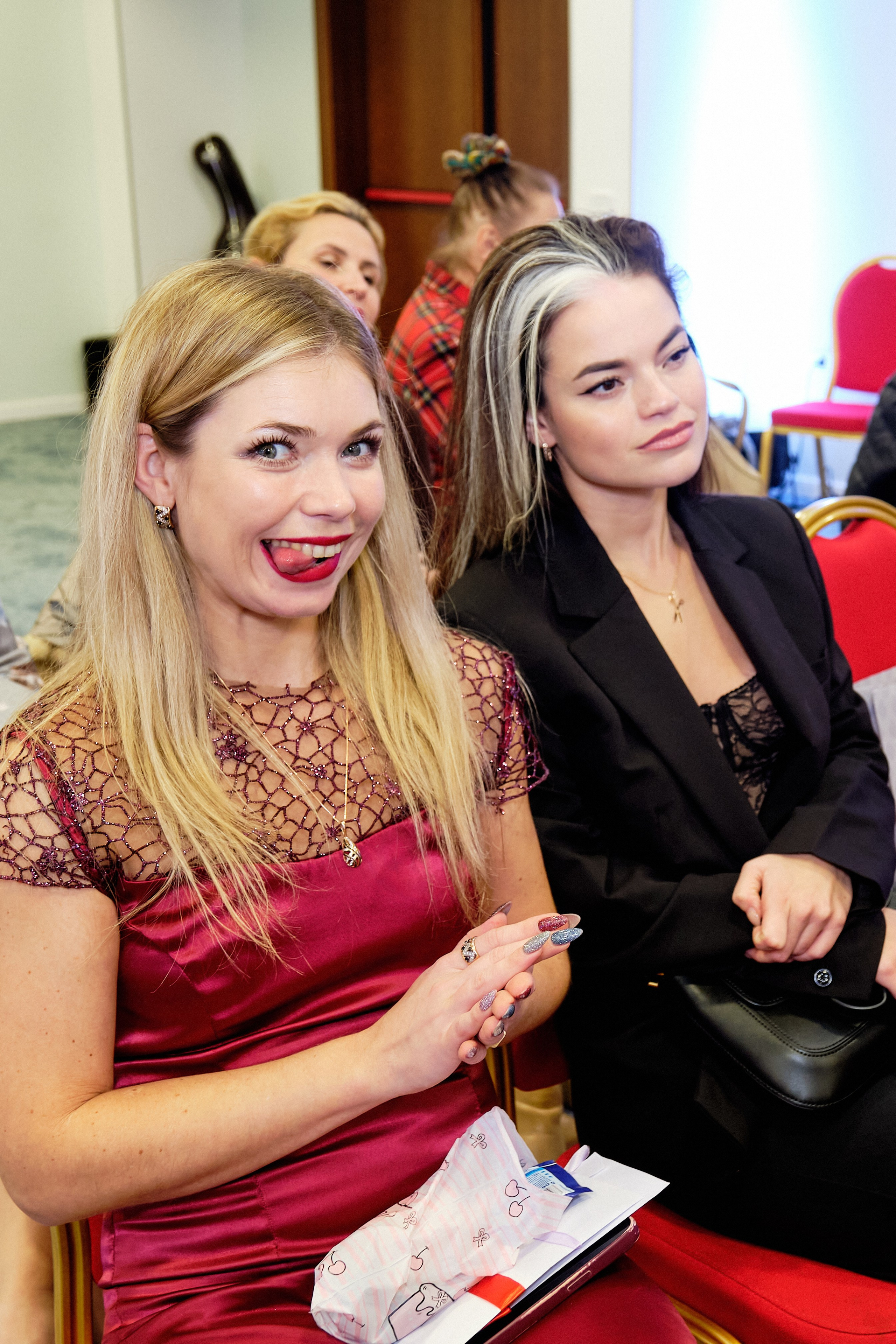 Фоторепортаж з благодійного Новорічного балу у Чорногорії. Портретний фотограф Альона Новгородцева