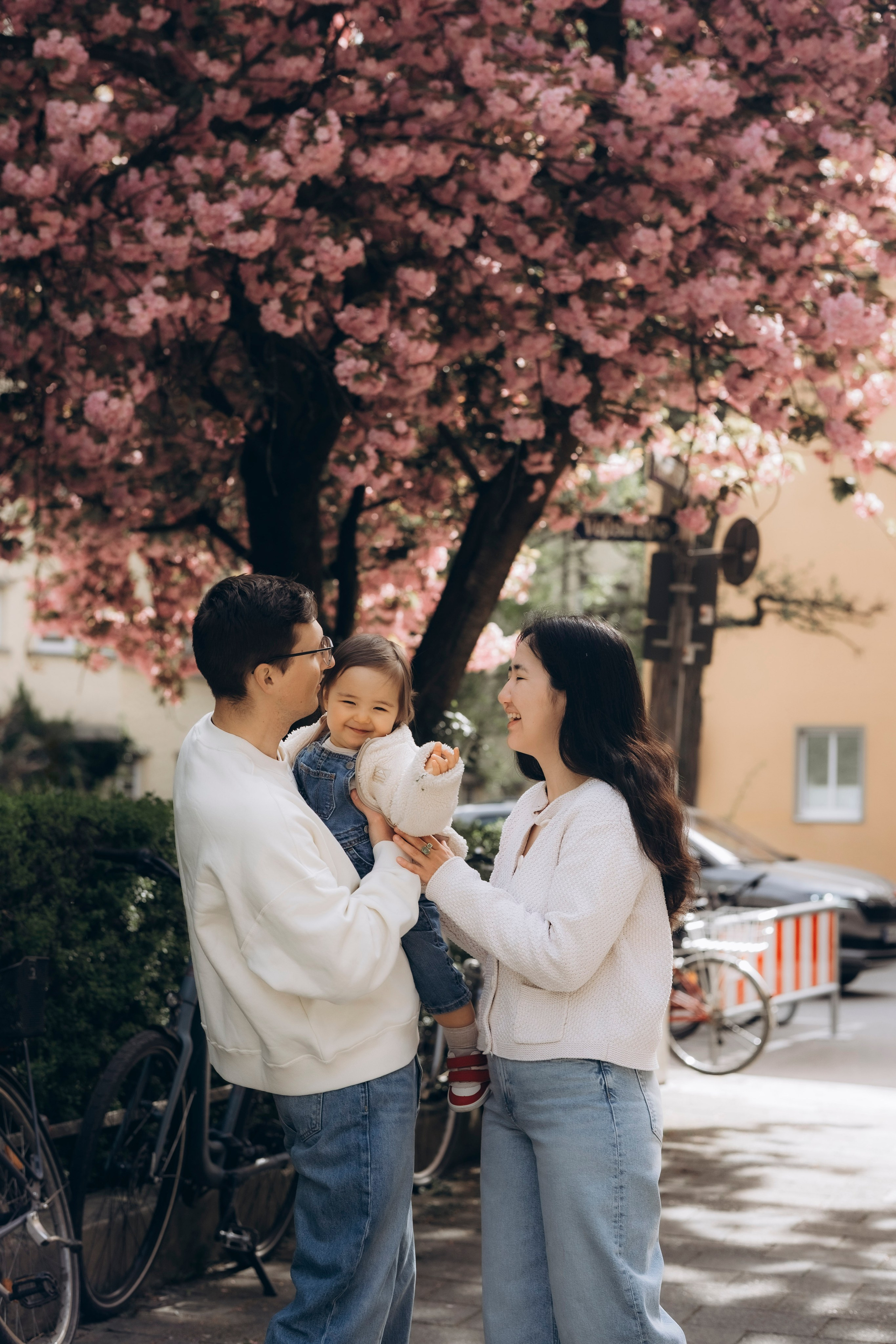 Kirill, Inga & Lea in spring bloom. Фотографы Минск и мир