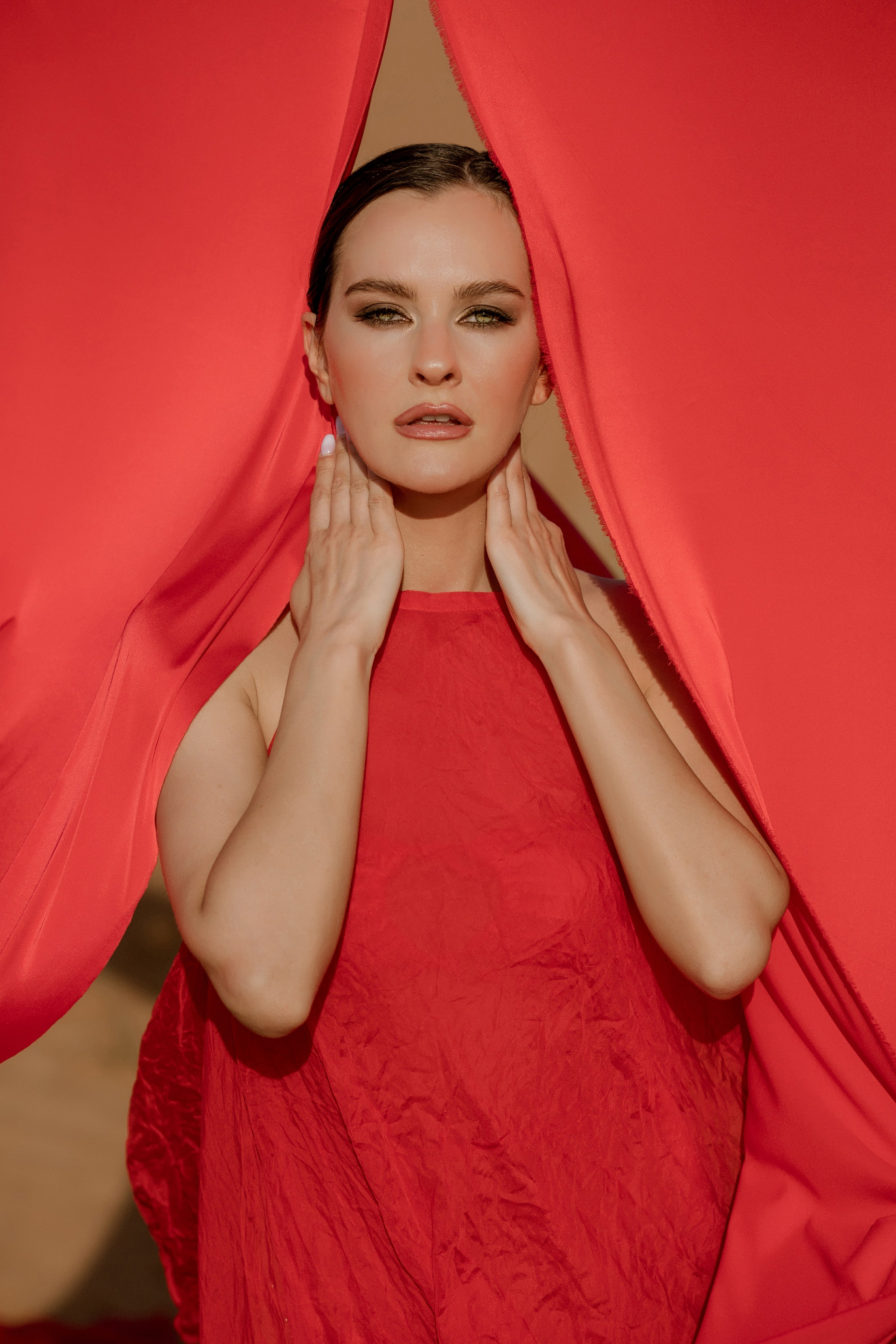 Tamara. Behind the red curtain. Портретний та весільний фотограф Надія Онода