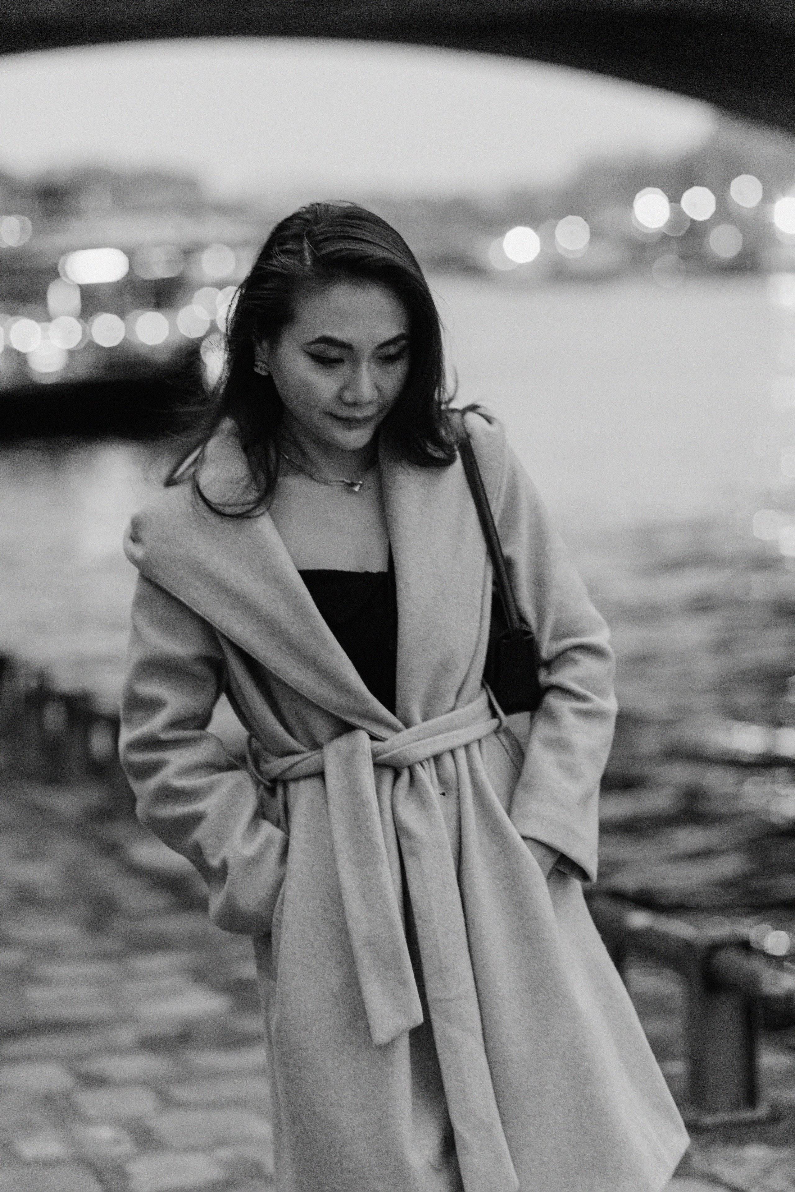 Вне времени. Черно-белое кино у Эйфелевой башни. Ksenia Marchand/ Lifestyle фотограф в Париже