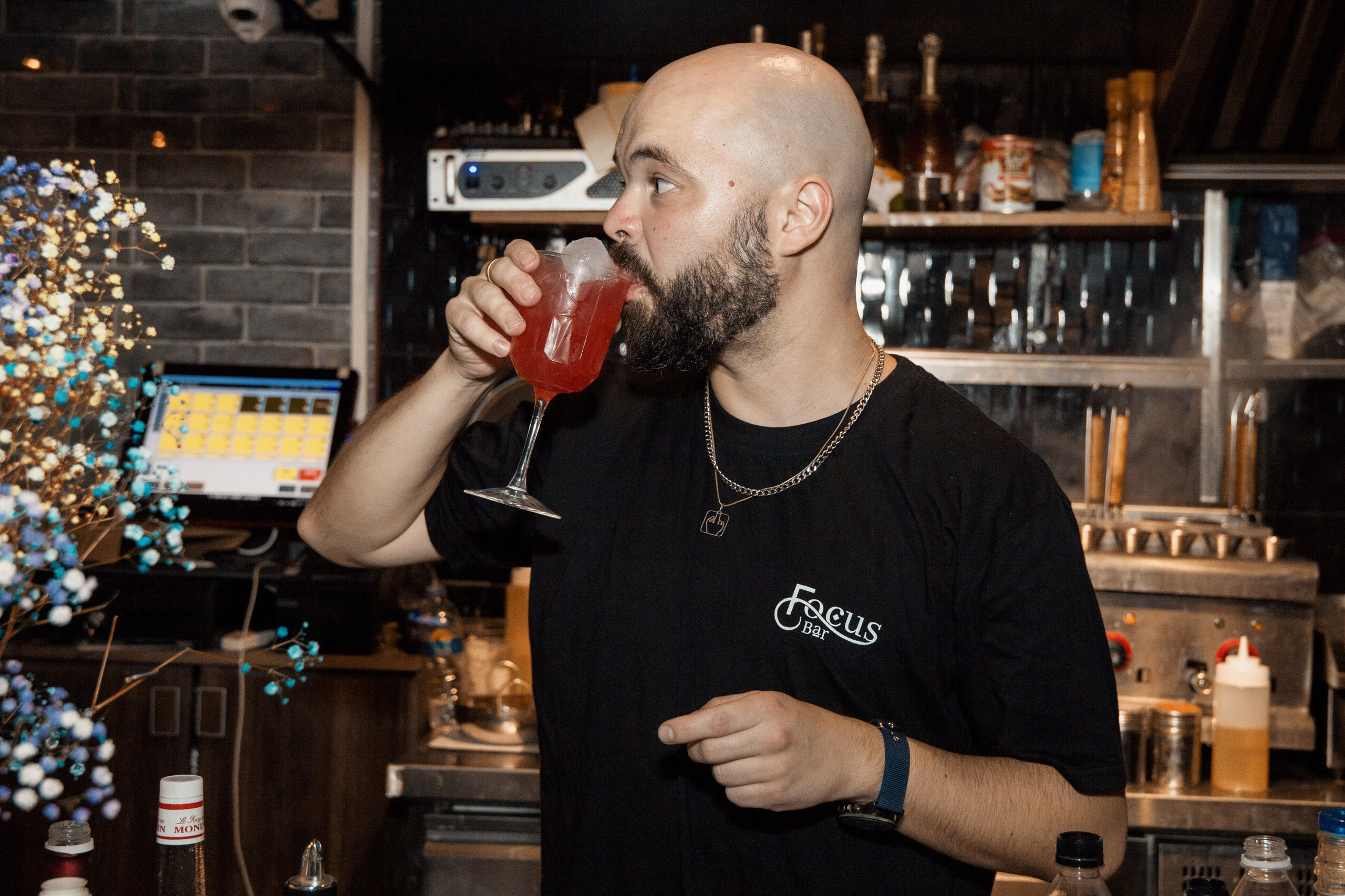 Контентная съемка для бара Focus. Портретный и репортажный фотограф в Израиле Рома Бирман