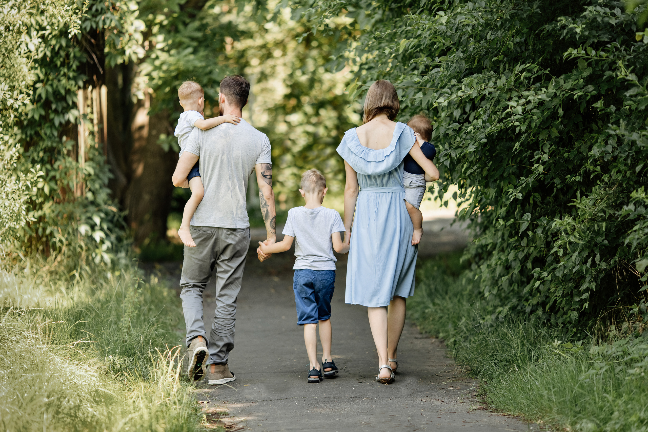 Familienfotoshooting in der Aggerbogen. Elena Osadcij Photography Lohmar NRW