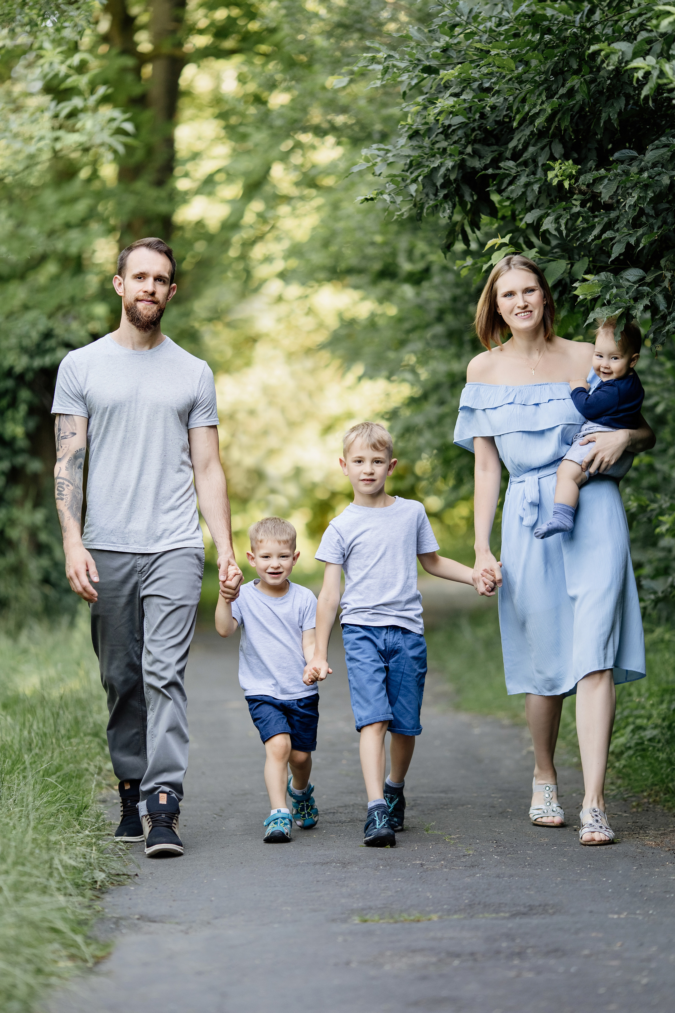 Familienfotoshooting in der Aggerbogen. Elena Osadcij Photography Lohmar NRW