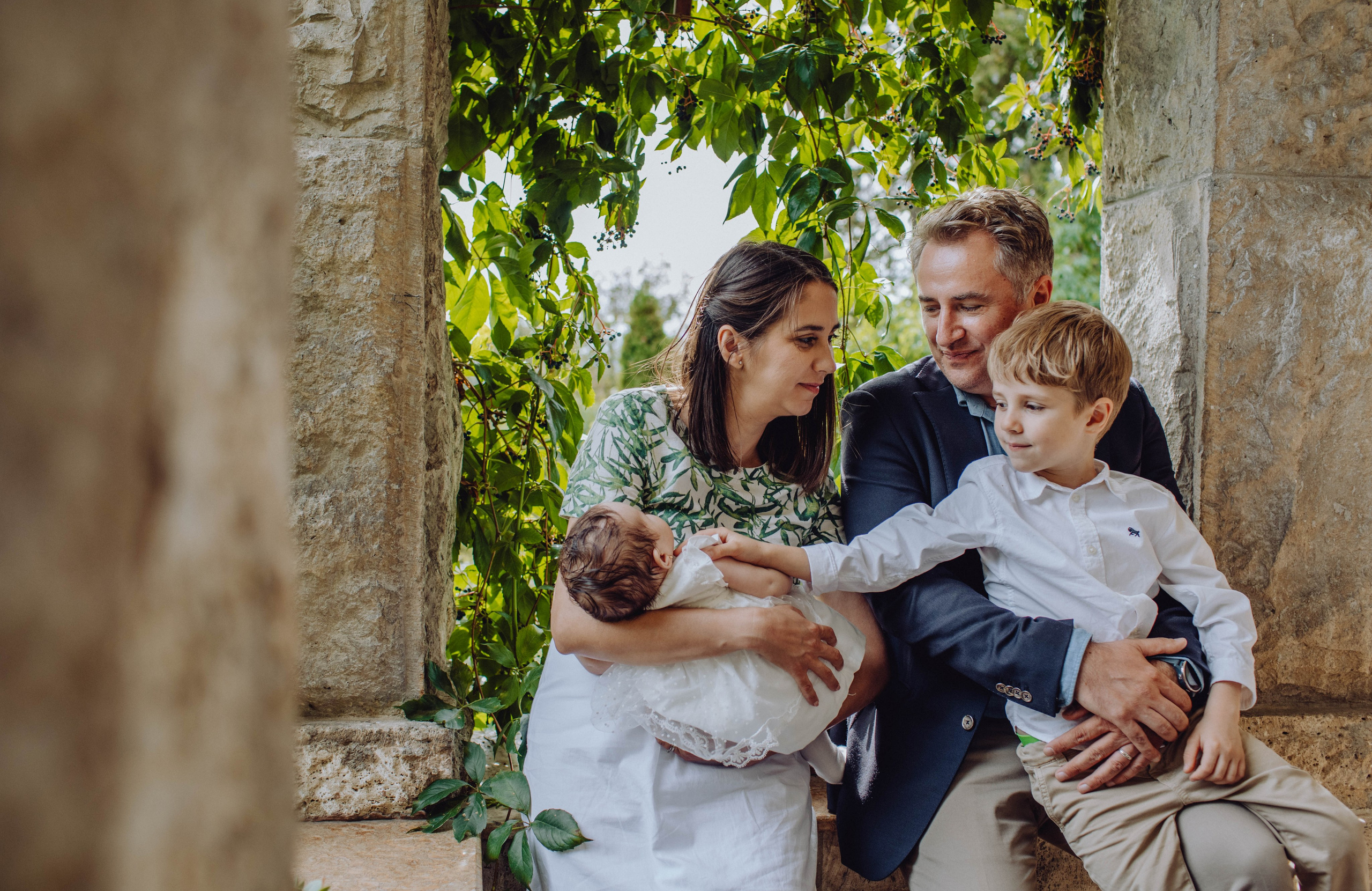 Ana. Wedding & couple photographer from Romania Rut Vetan