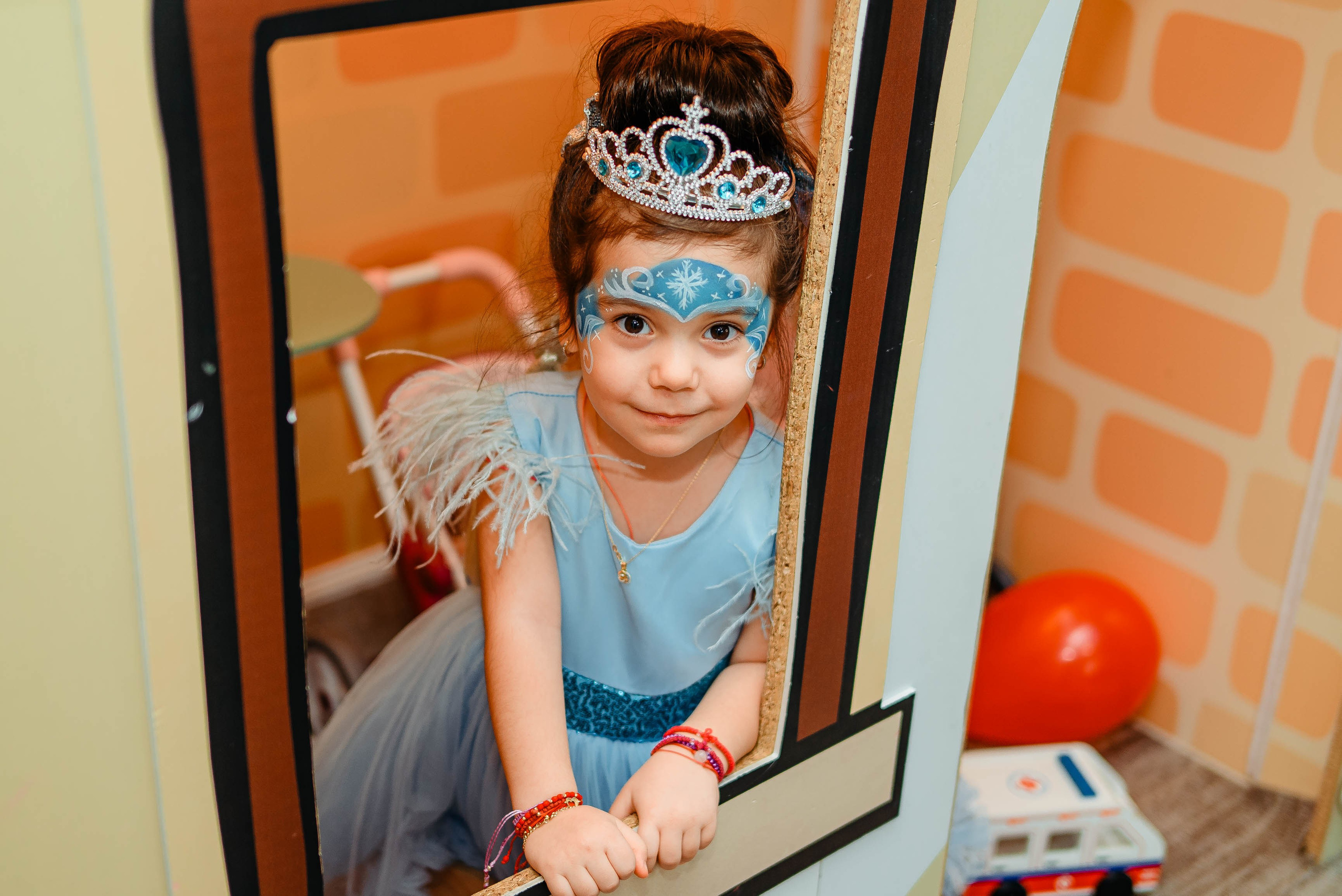 Fotograf mot, turta si aniversari Bucuresti | Daria Kids Photo