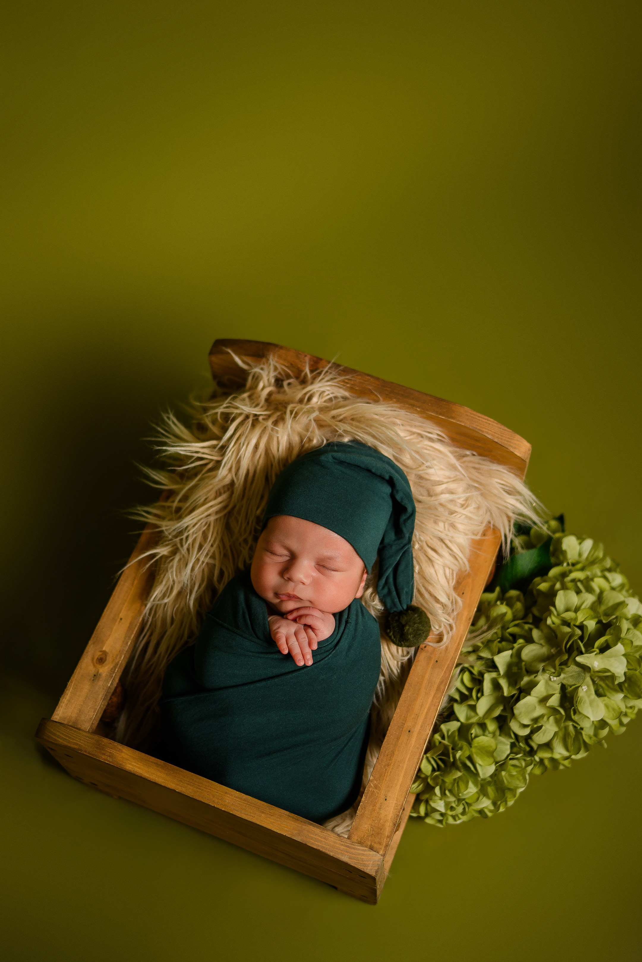Cel mai nou membru al familiei. 🤍. Daria Kids Photo by Alexandra Tomoiu | Fotograf familie si evenimente | Militari Residence, Bucuresti