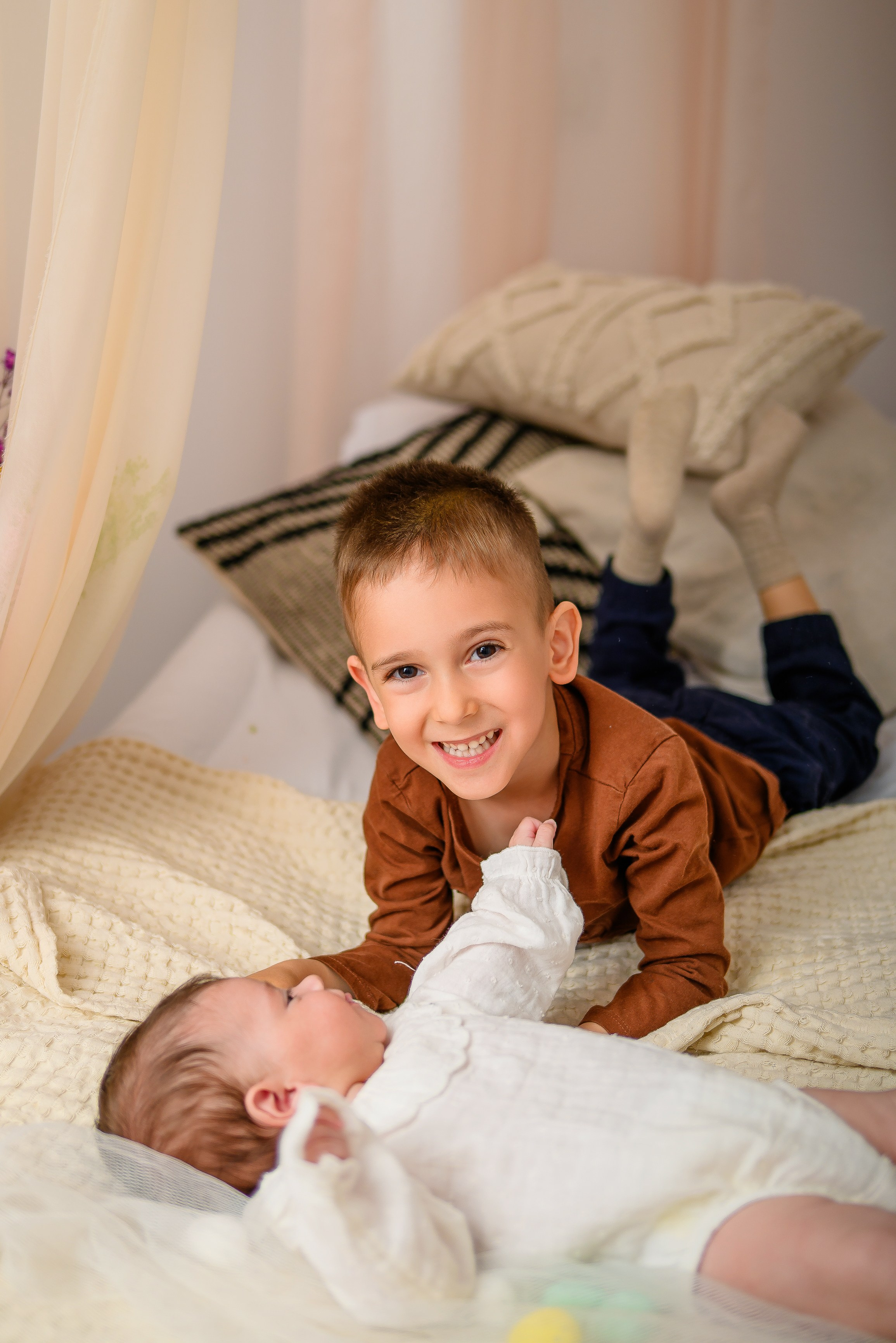 Sedinte foto Paste. Daria Kids Photo by Alexandra Tomoiu | Fotograf familie si evenimente | Militari Residence, Bucuresti