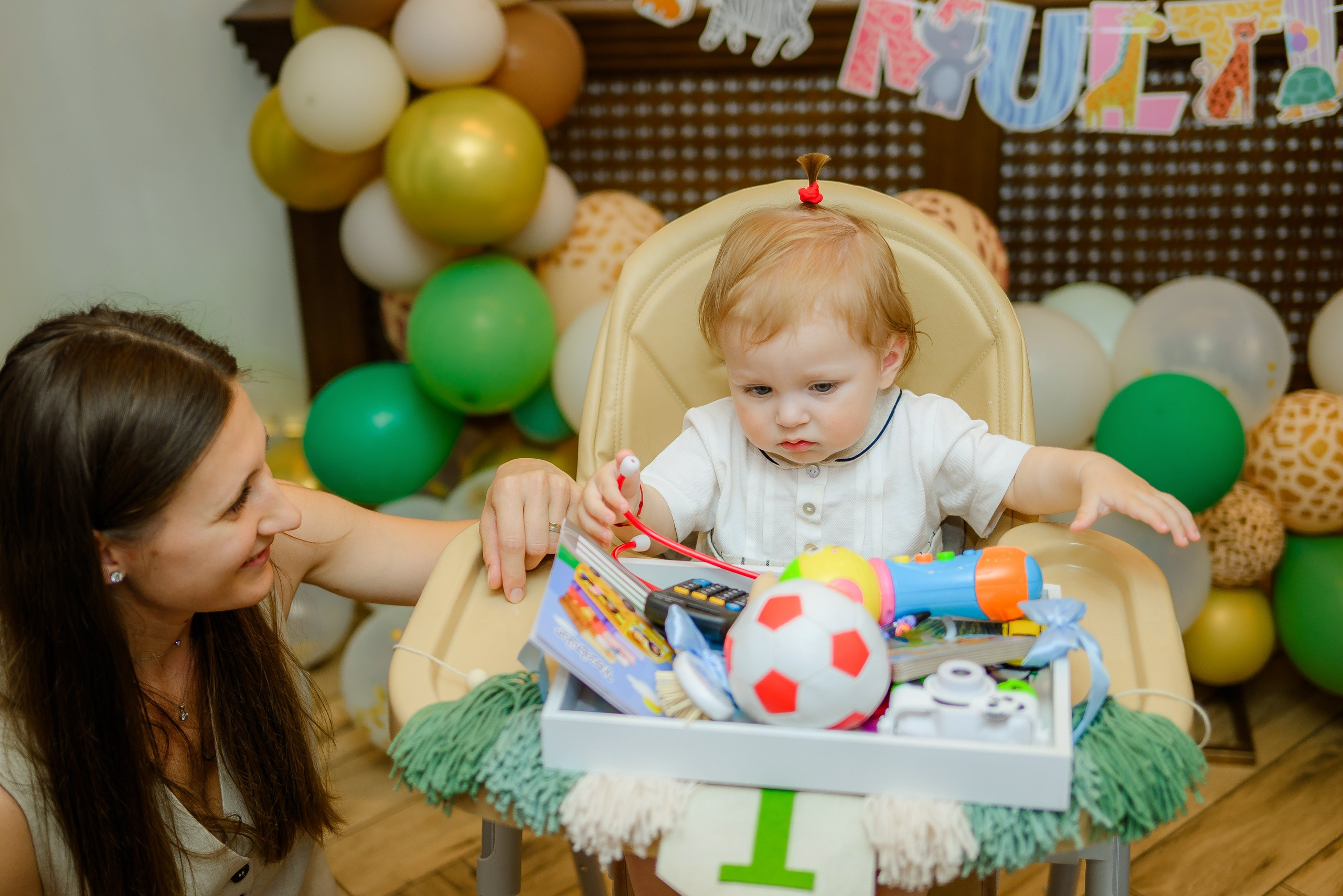 Fotograf mot, turta si aniversari Bucuresti | Daria Kids Photo