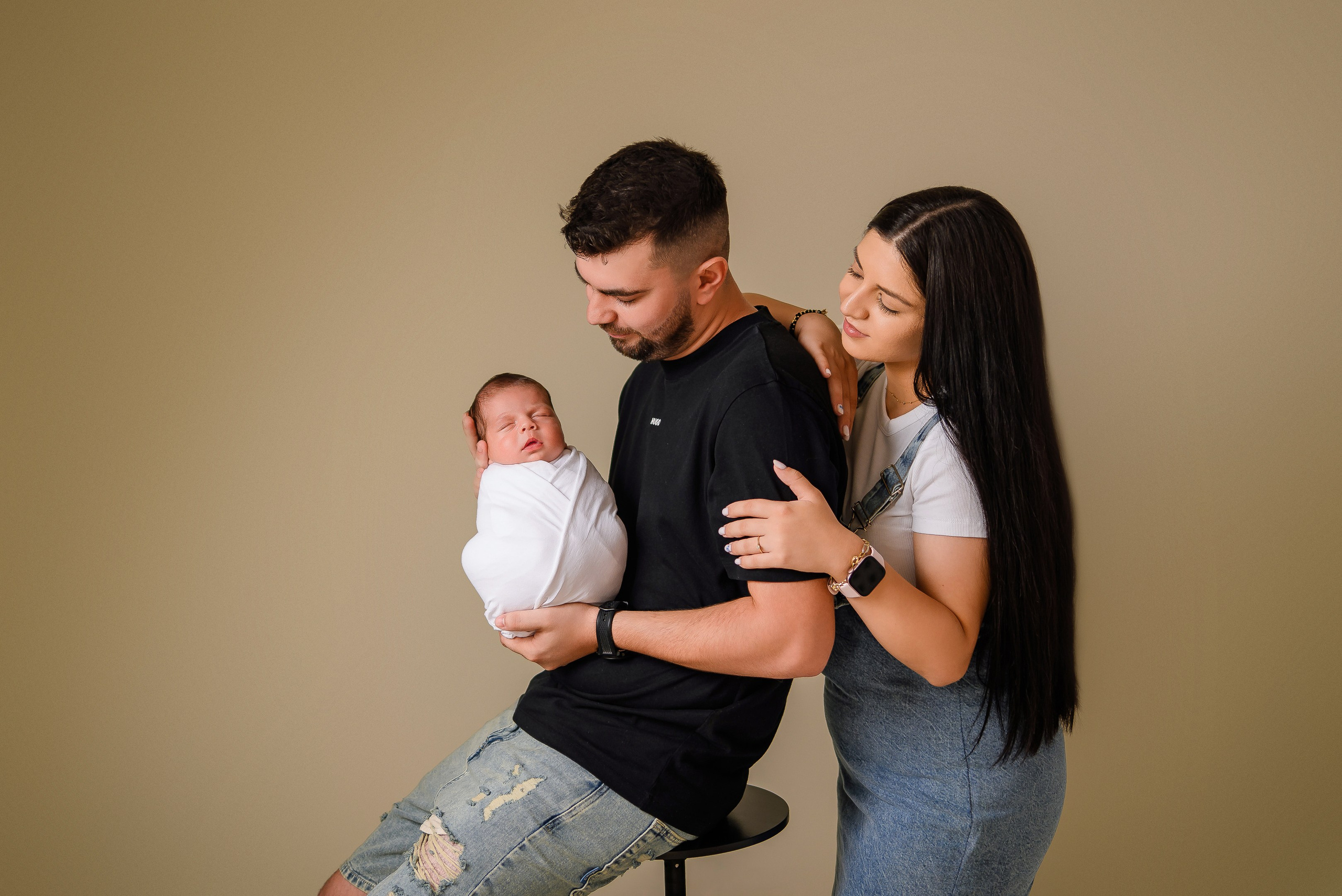 Cel mai nou membru al familiei. 🤍. Daria Kids Photo by Alexandra Tomoiu | Fotograf familie si evenimente | Militari Residence, Bucuresti