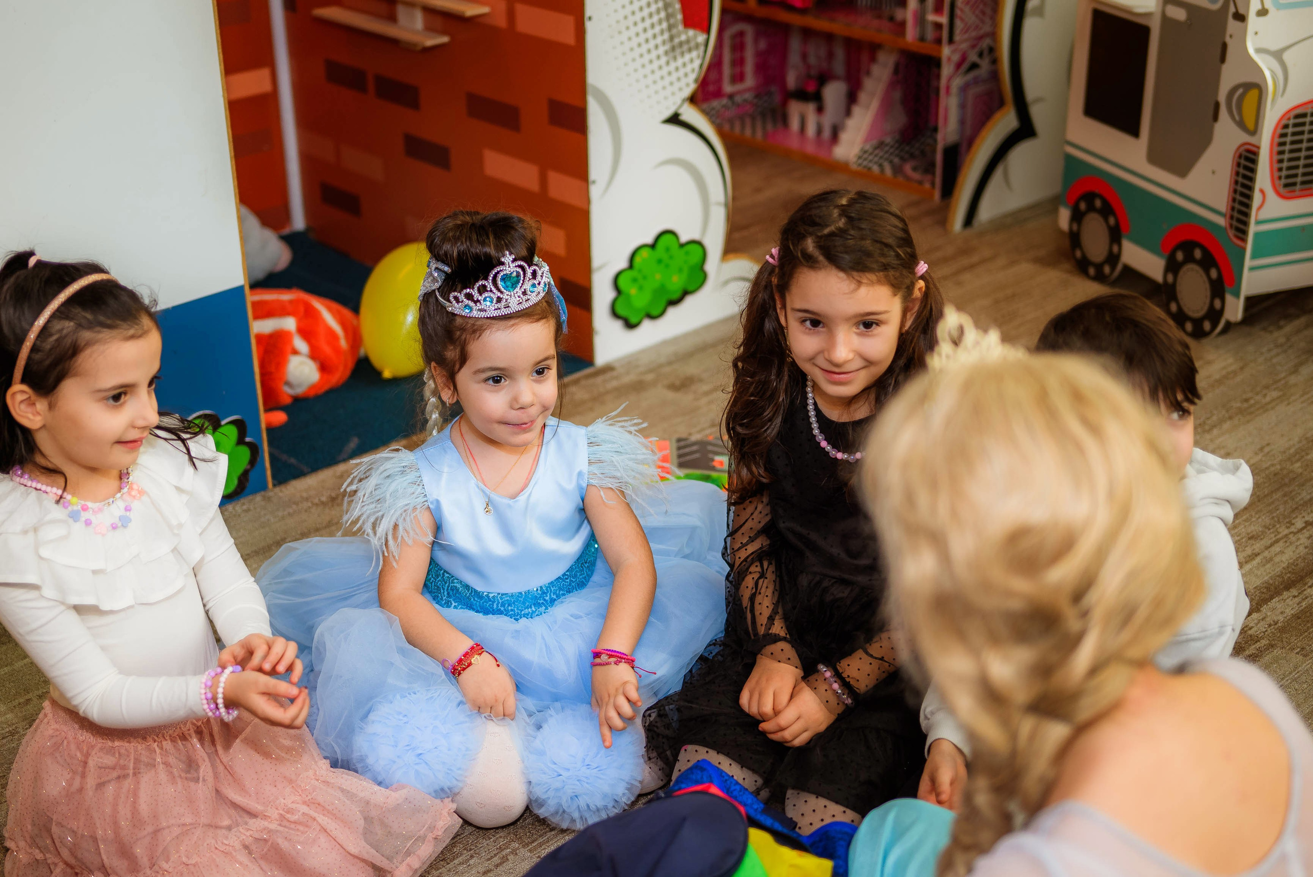 Fotograf mot, turta si aniversari Bucuresti | Daria Kids Photo
