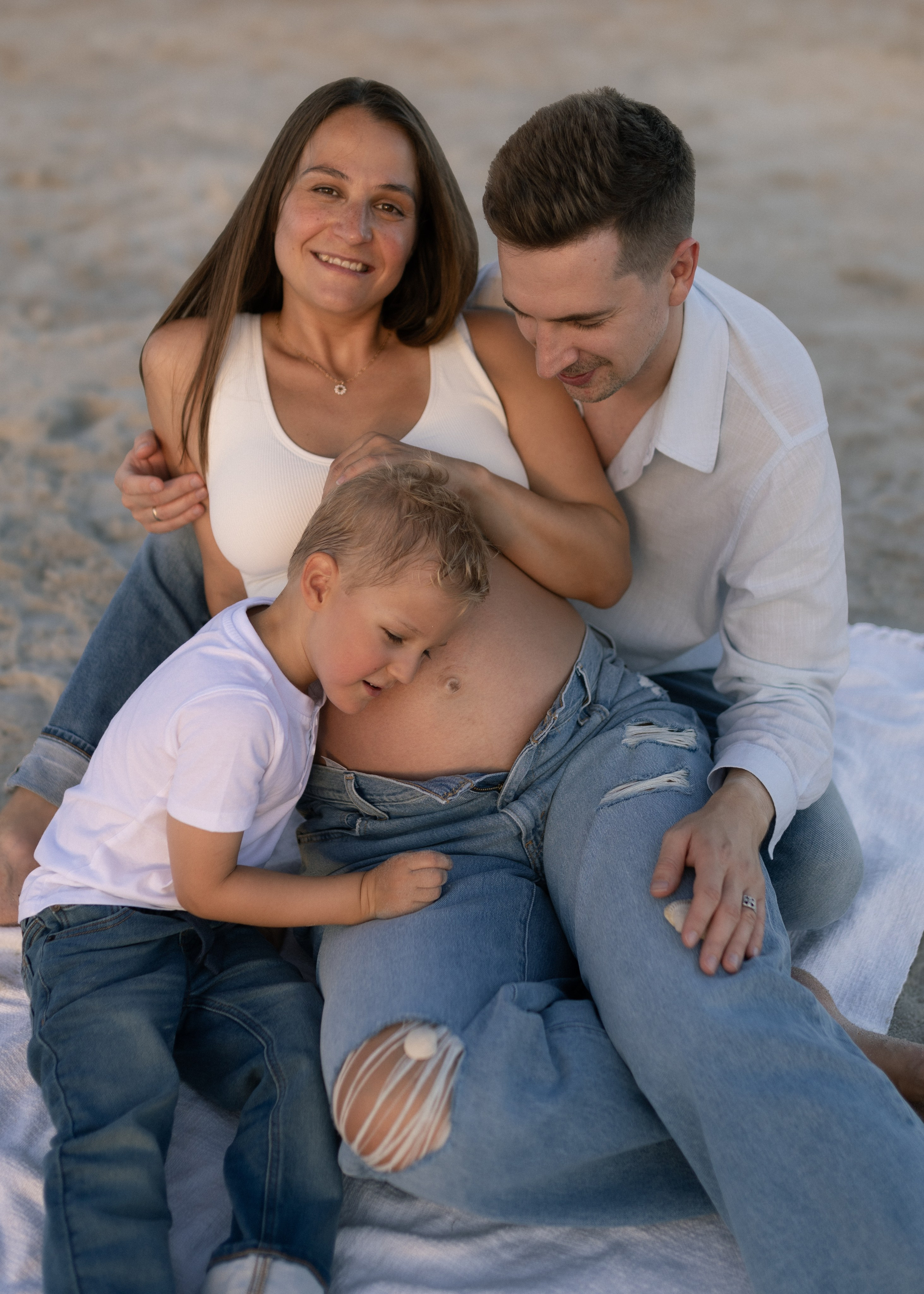 T + A Maternity at the Beach. Portrait and couples photographer in Florida, Valeriia Honcharova