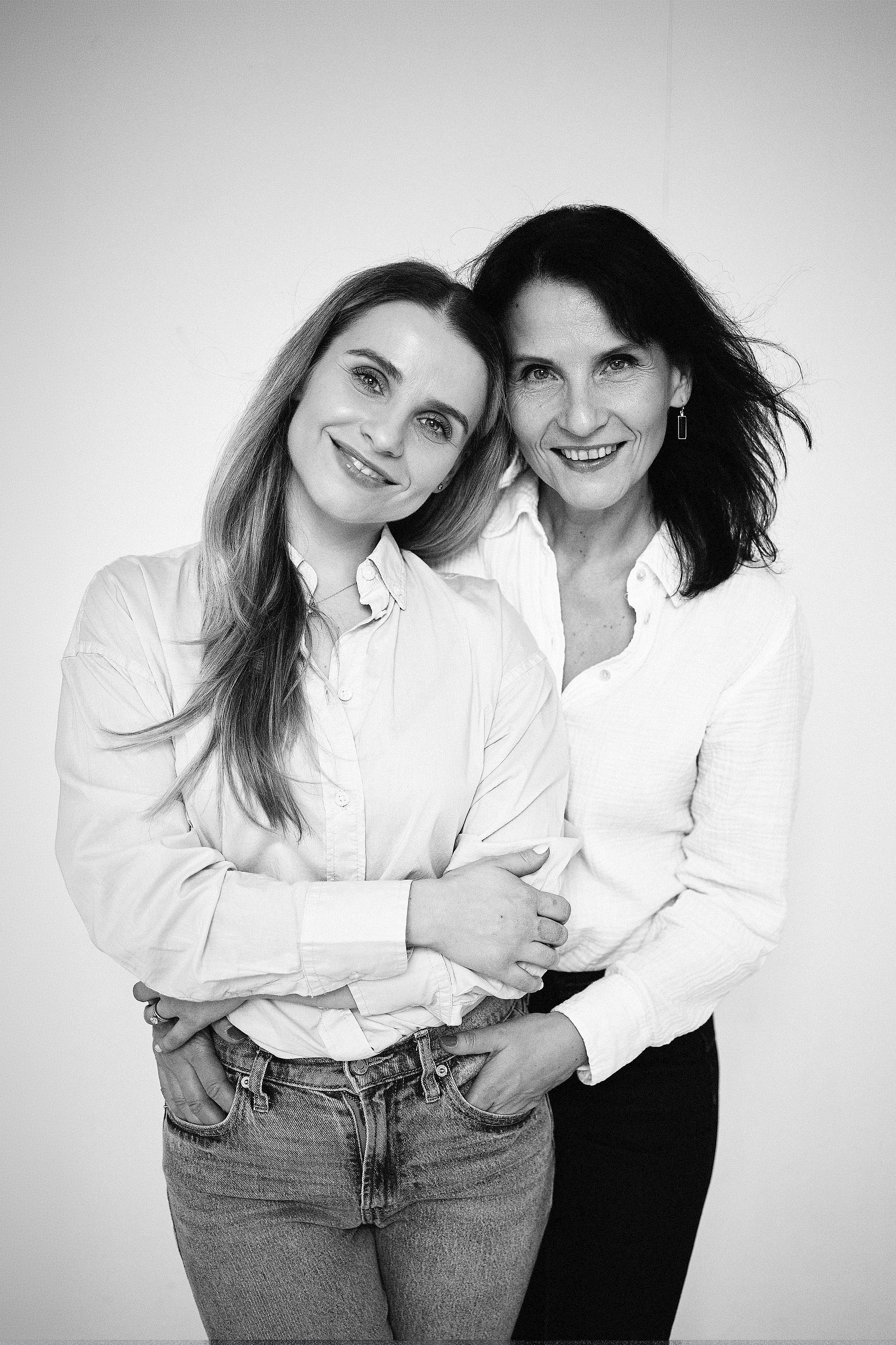 Rawnoir- Portrait photography by Daria Paliy.Timeless black&white portraits of women in NYC area