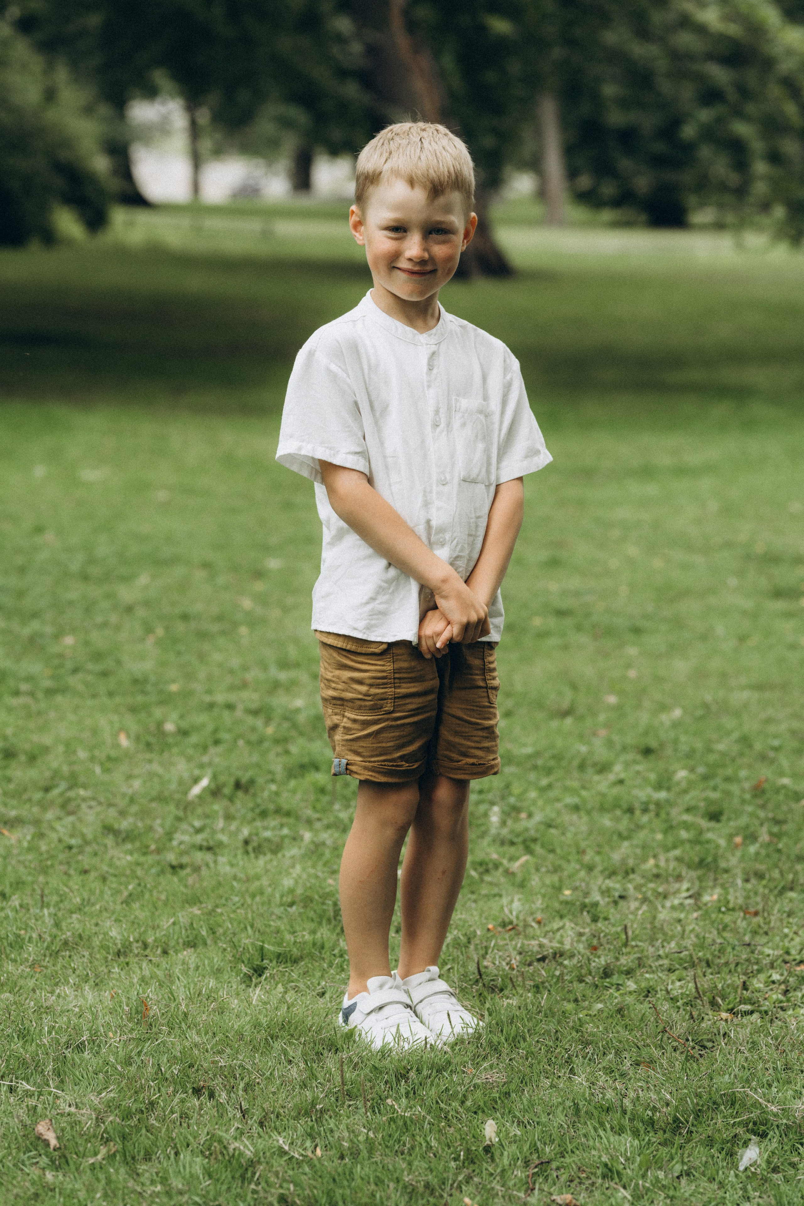 Kaivopuisto. Wedding and potrait photographer in Helsinki Vickan O