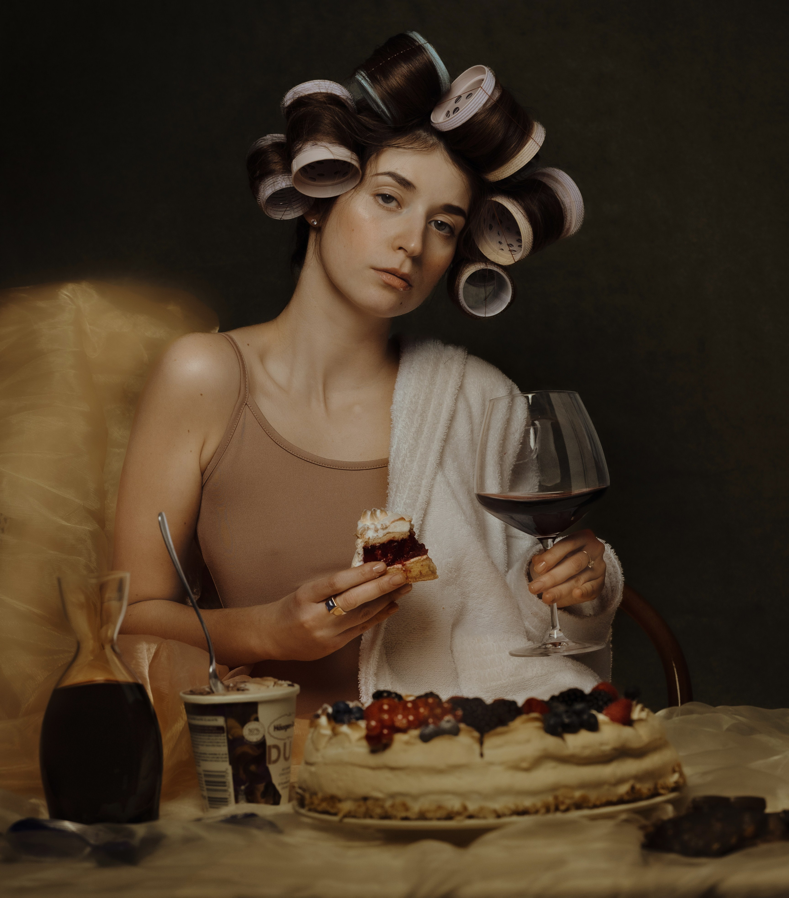Caravaggio inspiriertes Portrait mit Retro-Styling und surrealer Atmosphäre in Salzburg