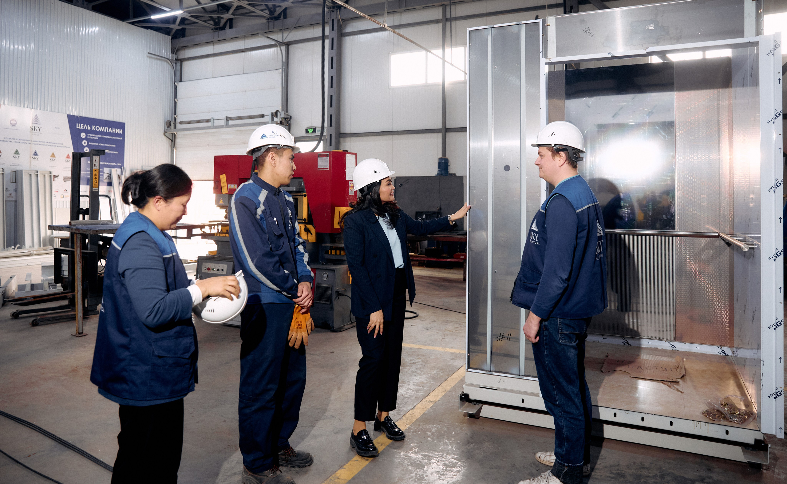 Рахат. Директор завода. Валерия Вартанова. Фотограф