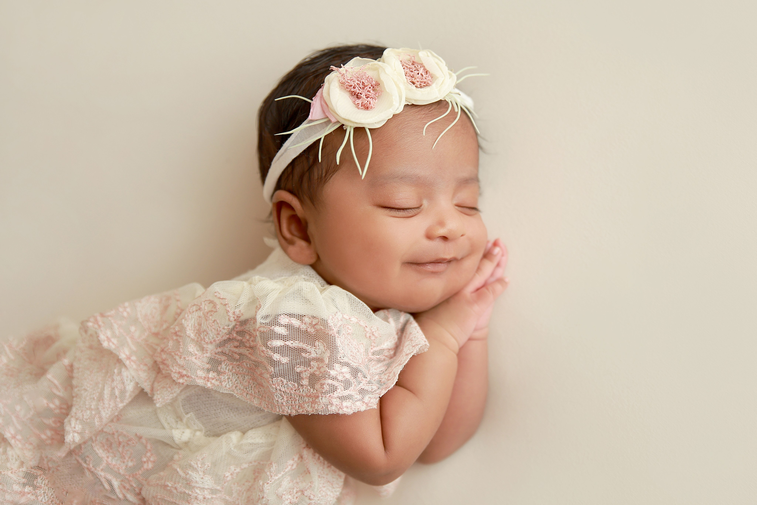NEWBORN PHOTOGRAPHY. HOME