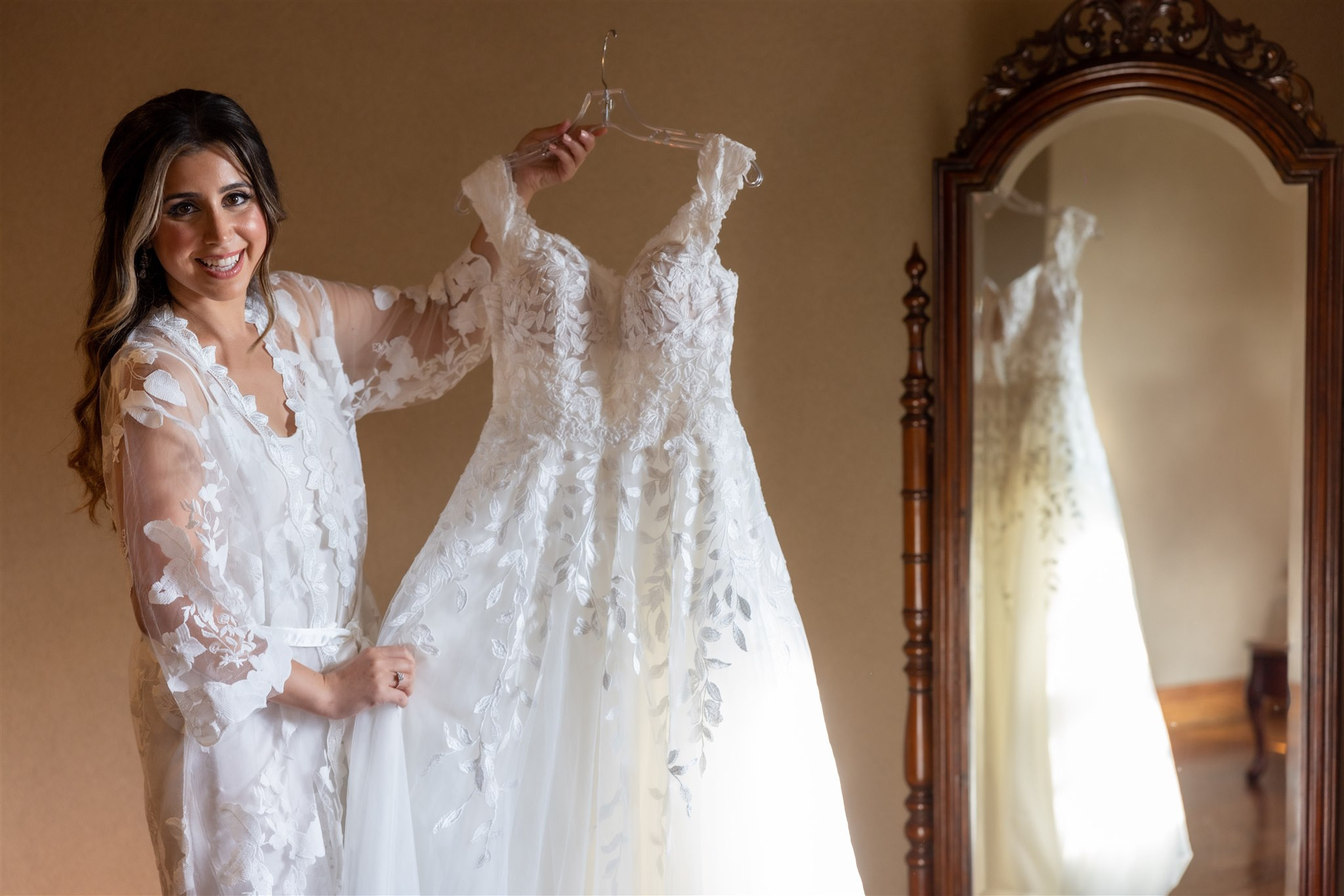 Sepideh and Greg. Wedding and Event photography, Kisses + Veil