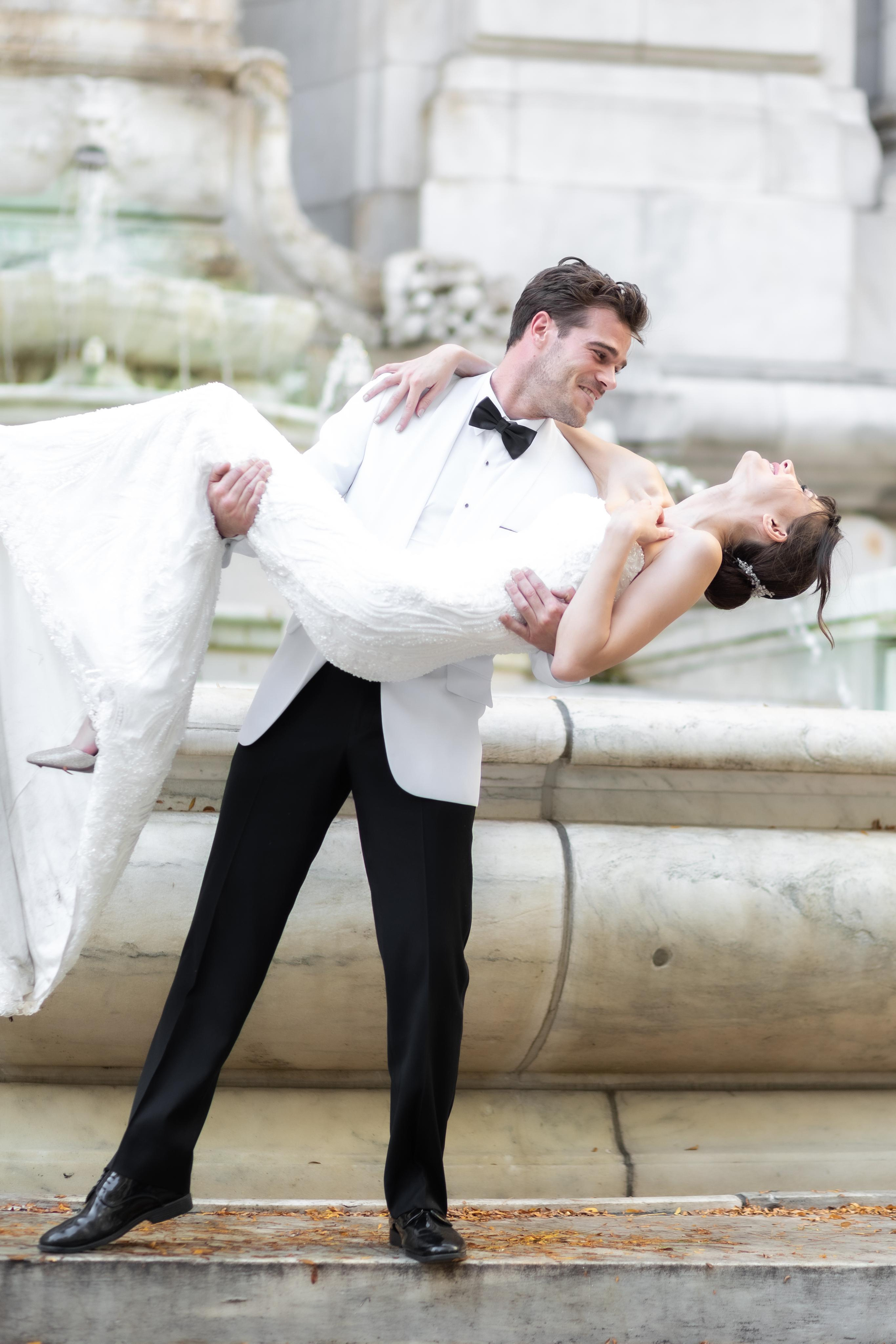 Renata and Tuckcer Des. Wedding and Event photography, Kisses + Veil