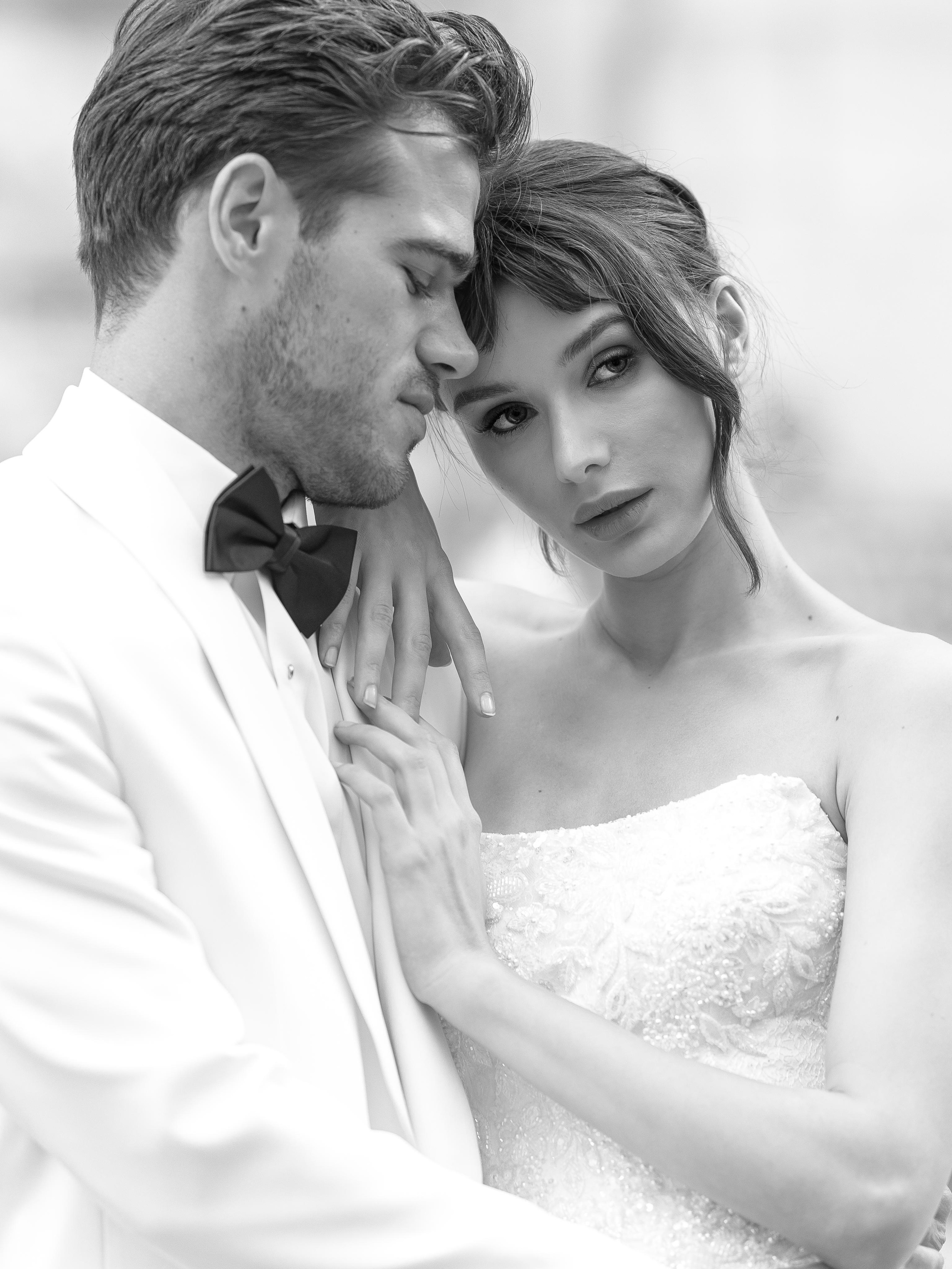 Renata and Tuckcer Des. Wedding and Event photography, Kisses + Veil