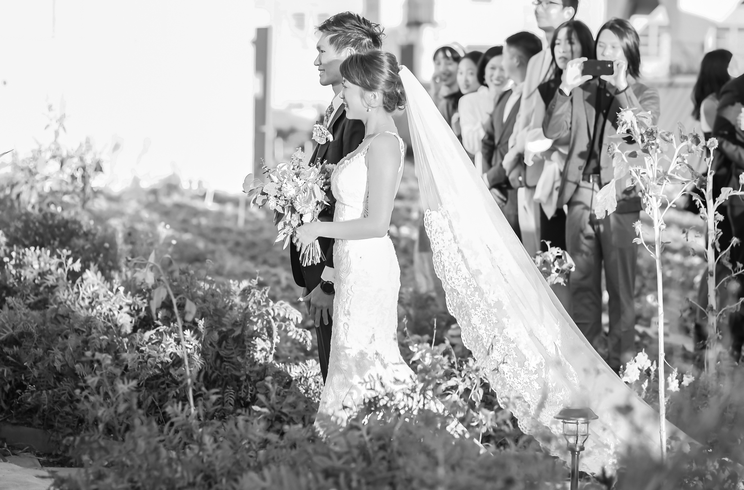 Ssunin and Kenny. Wedding and Event photography, Kisses + Veil