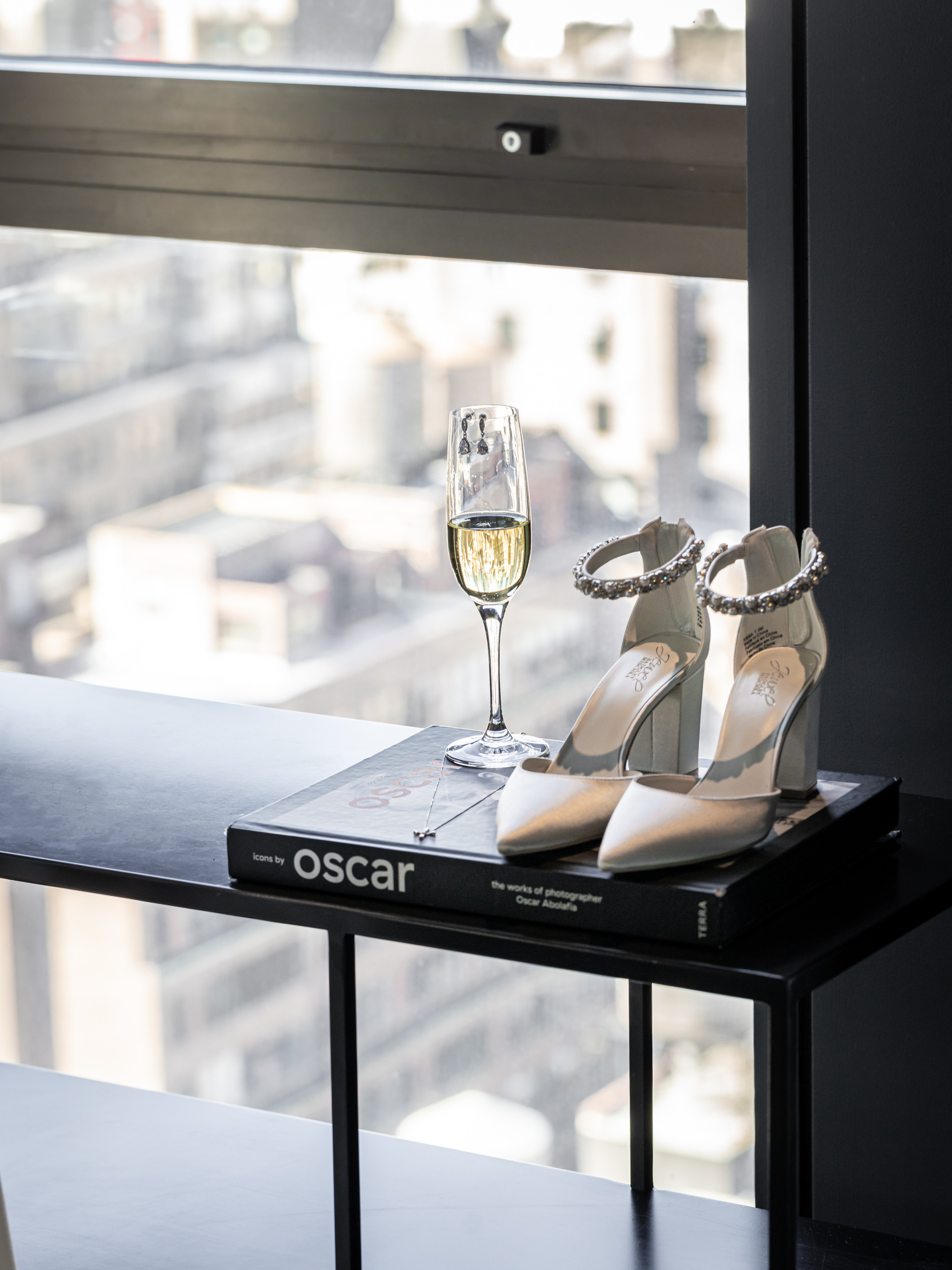 Angela and Alex. Wedding and Event photography, Kisses + Veil