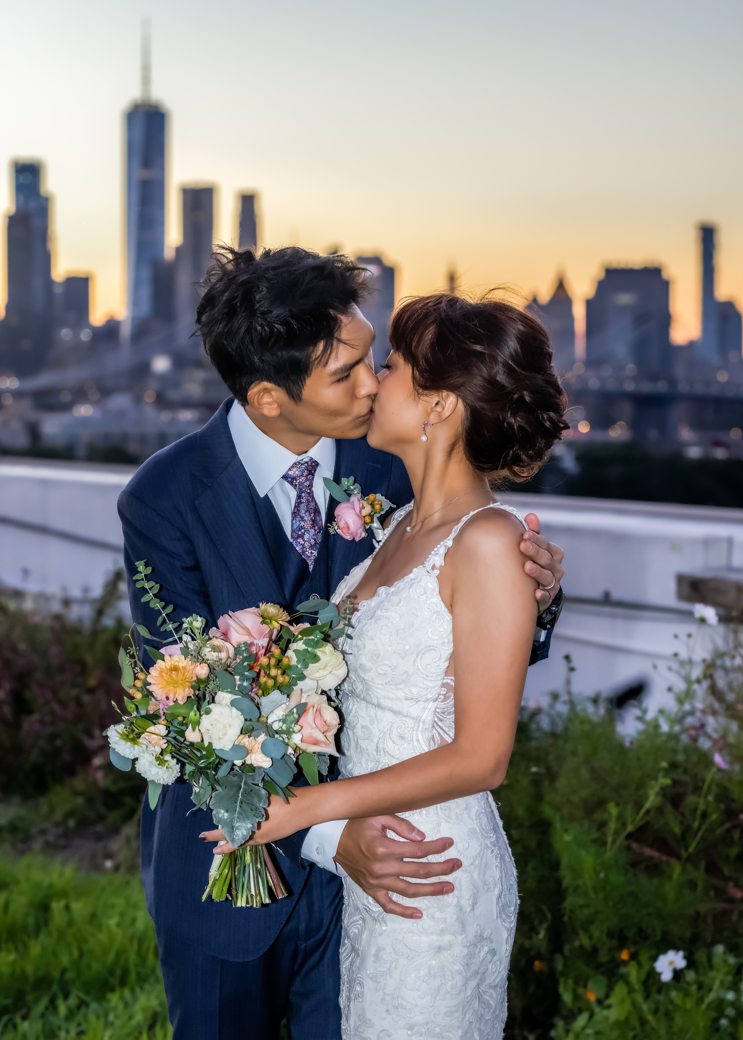 Ssunin and Kenny. Wedding and Event photography, Kisses + Veil