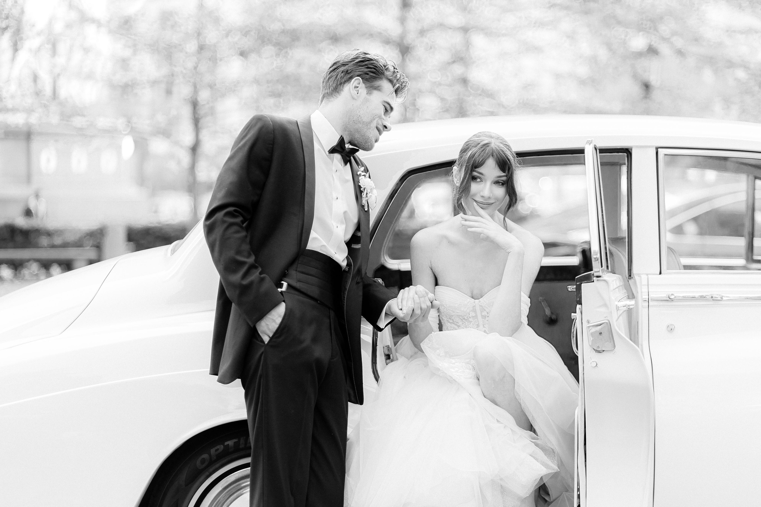 Renata and Tuckcer Des. Wedding and Event photography, Kisses + Veil