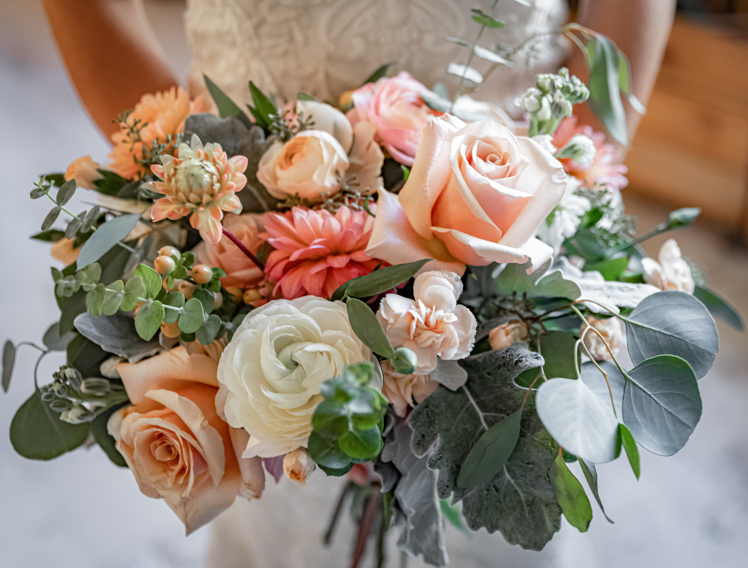 Ssunin and Kenny. Wedding and Event photography, Kisses + Veil