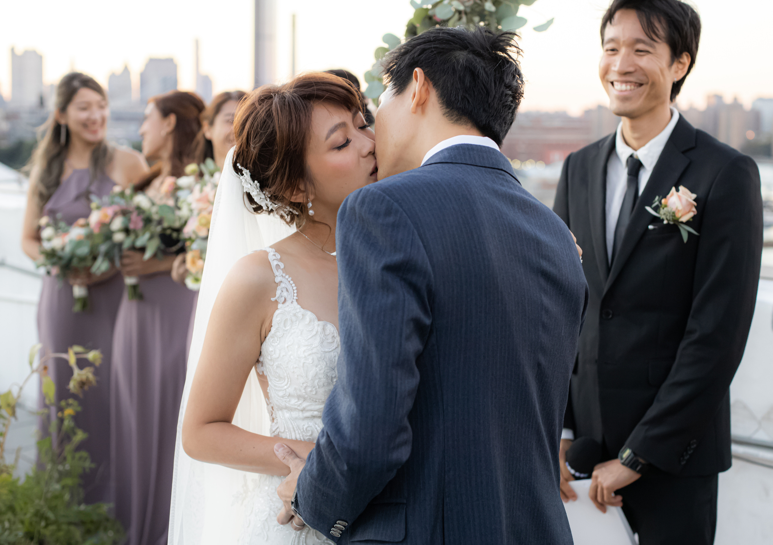 Ssunin and Kenny. Wedding and Event photography, Kisses + Veil