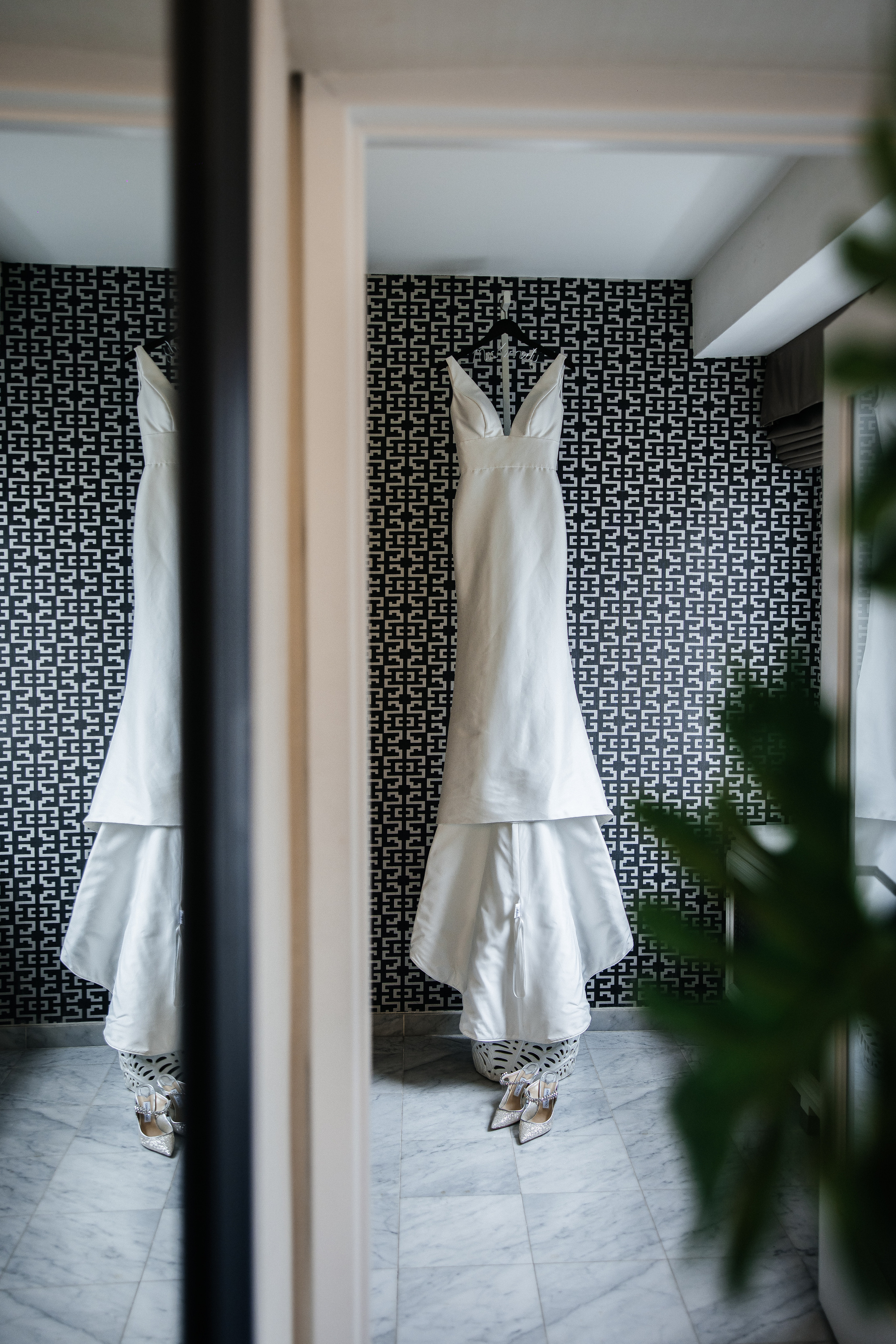 Marlene and Michael. Wedding and Event photography, Kisses + Veil