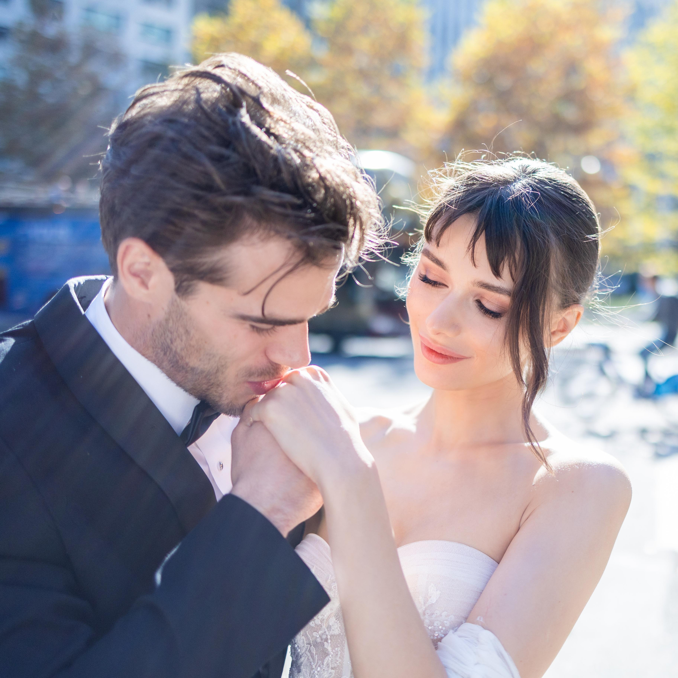 Renata and Tuckcer Des. Wedding and Event photography, Kisses + Veil