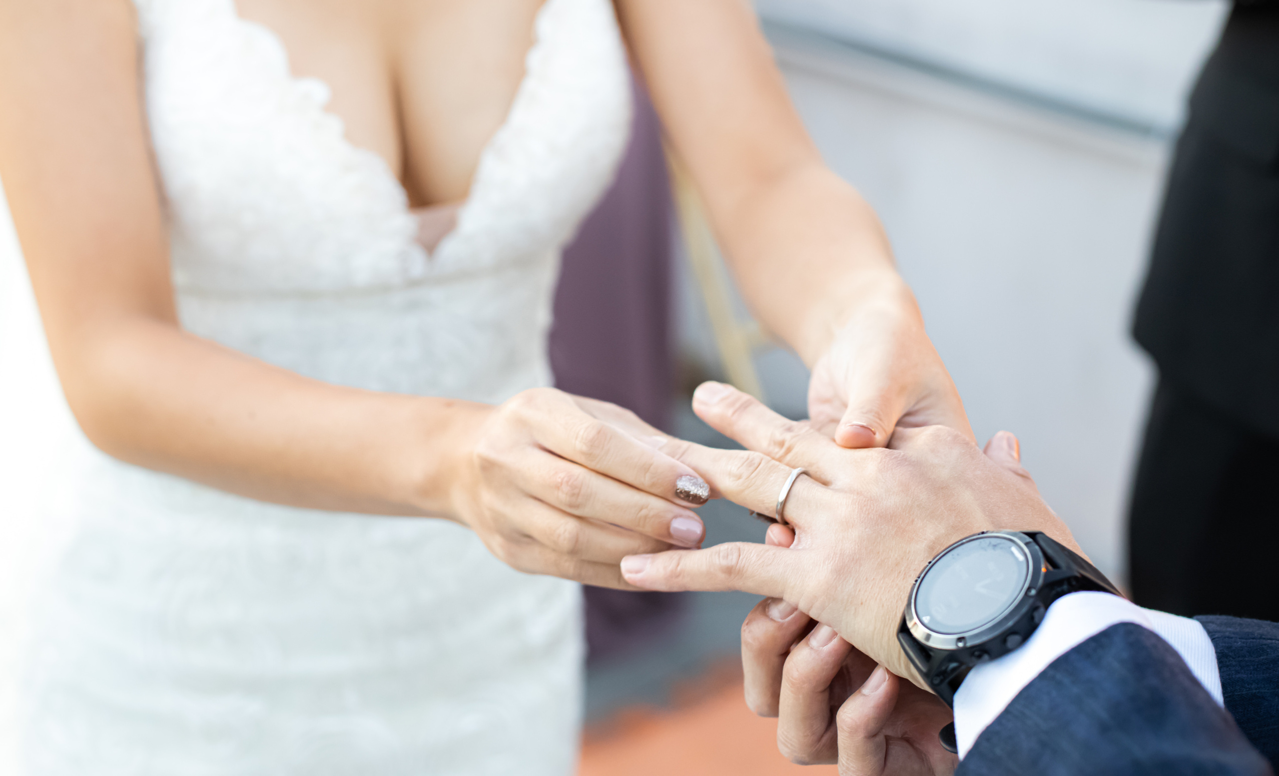 Ssunin and Kenny. Wedding and Event photography, Kisses + Veil