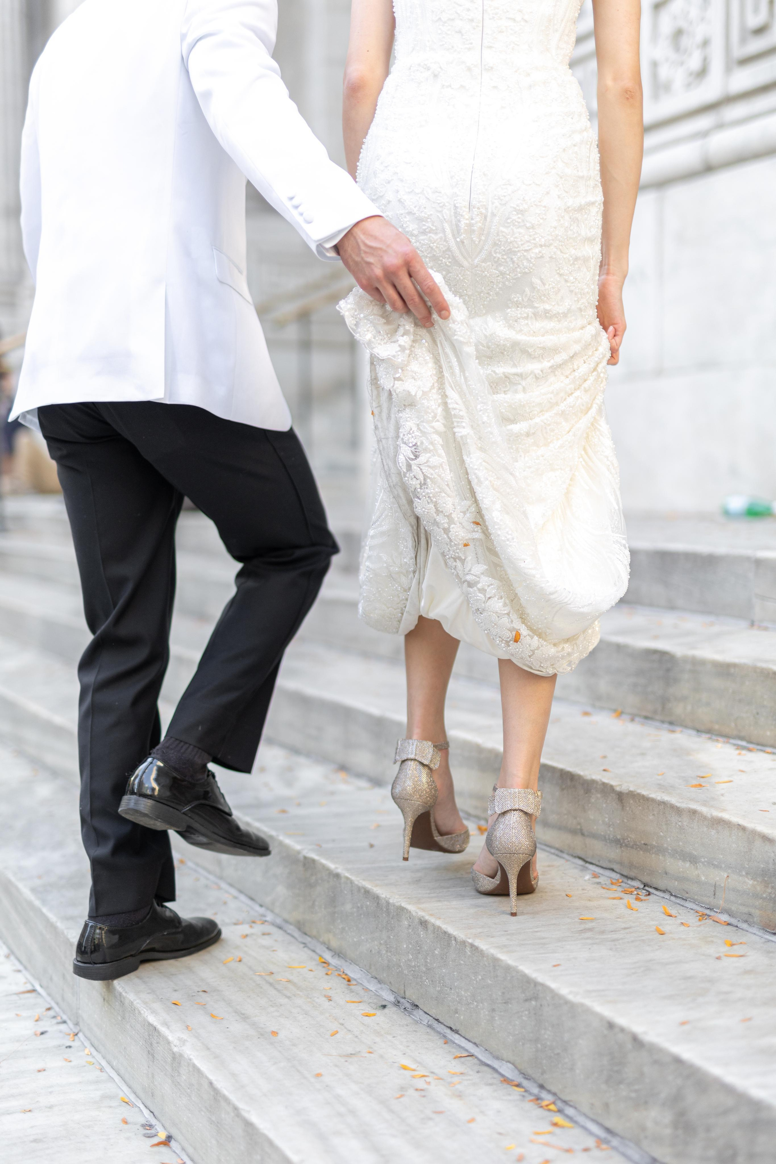 Renata and Tuckcer Des. Wedding and Event photography, Kisses + Veil