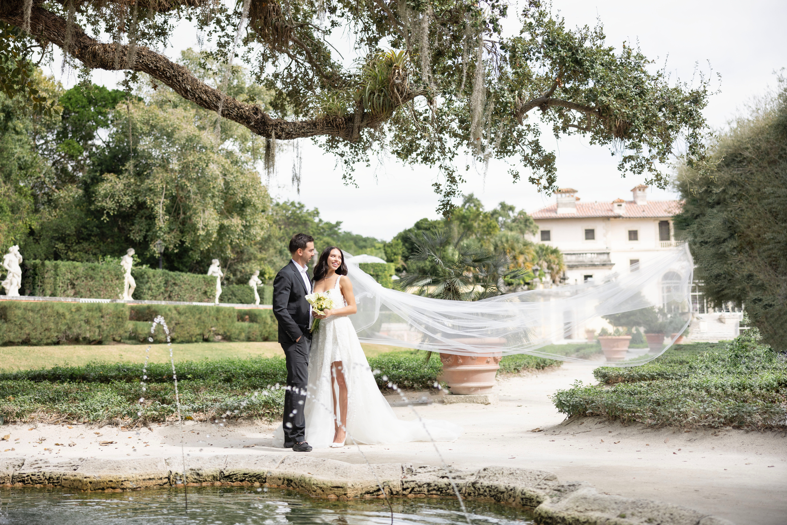 Elegant Wedding in Vizcaya Museum, Miami, FL. Wedding and Event photography, Kisses + Veil