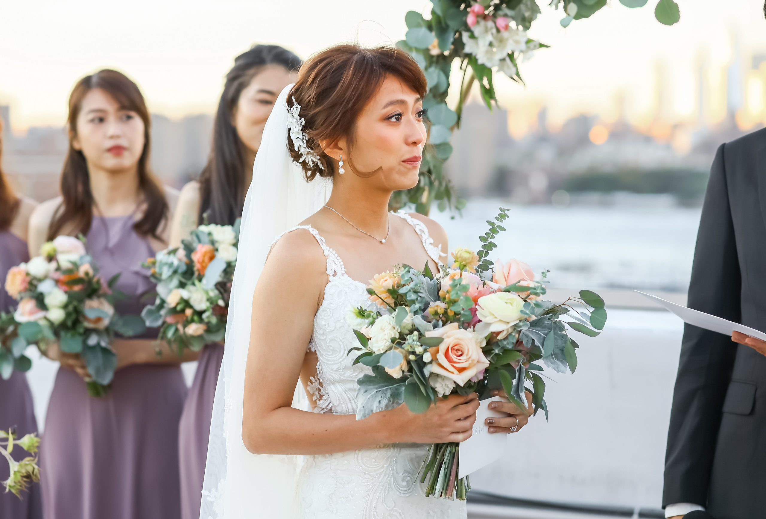 Ssunin and Kenny. Wedding and Event photography, Kisses + Veil