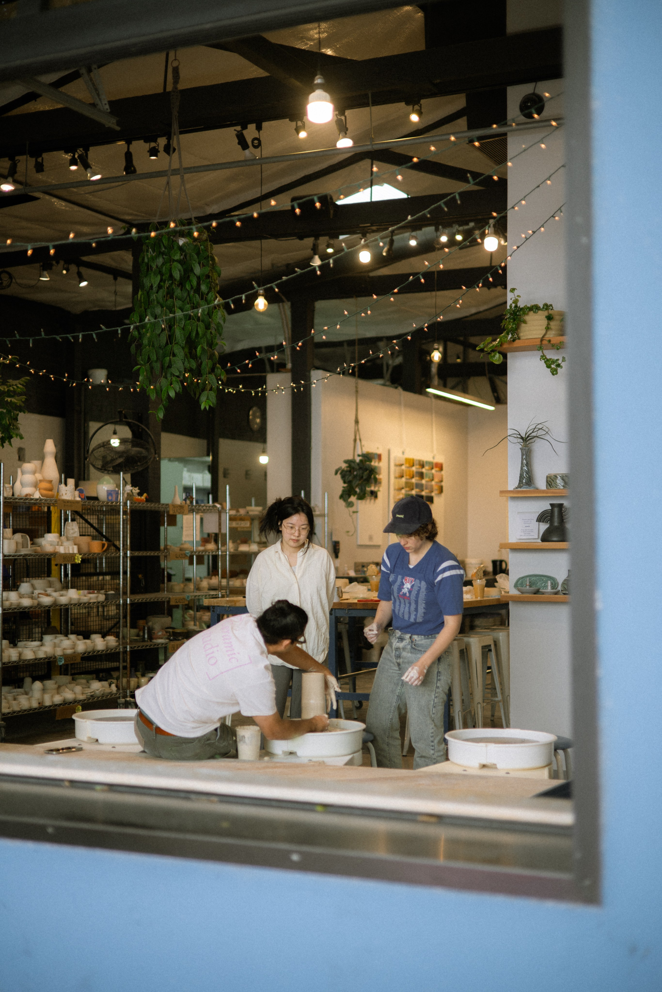 Pottery Studio Session | Throw Clay LA Studio. Photographer in Los Angeles. Julia Ishmuratova
