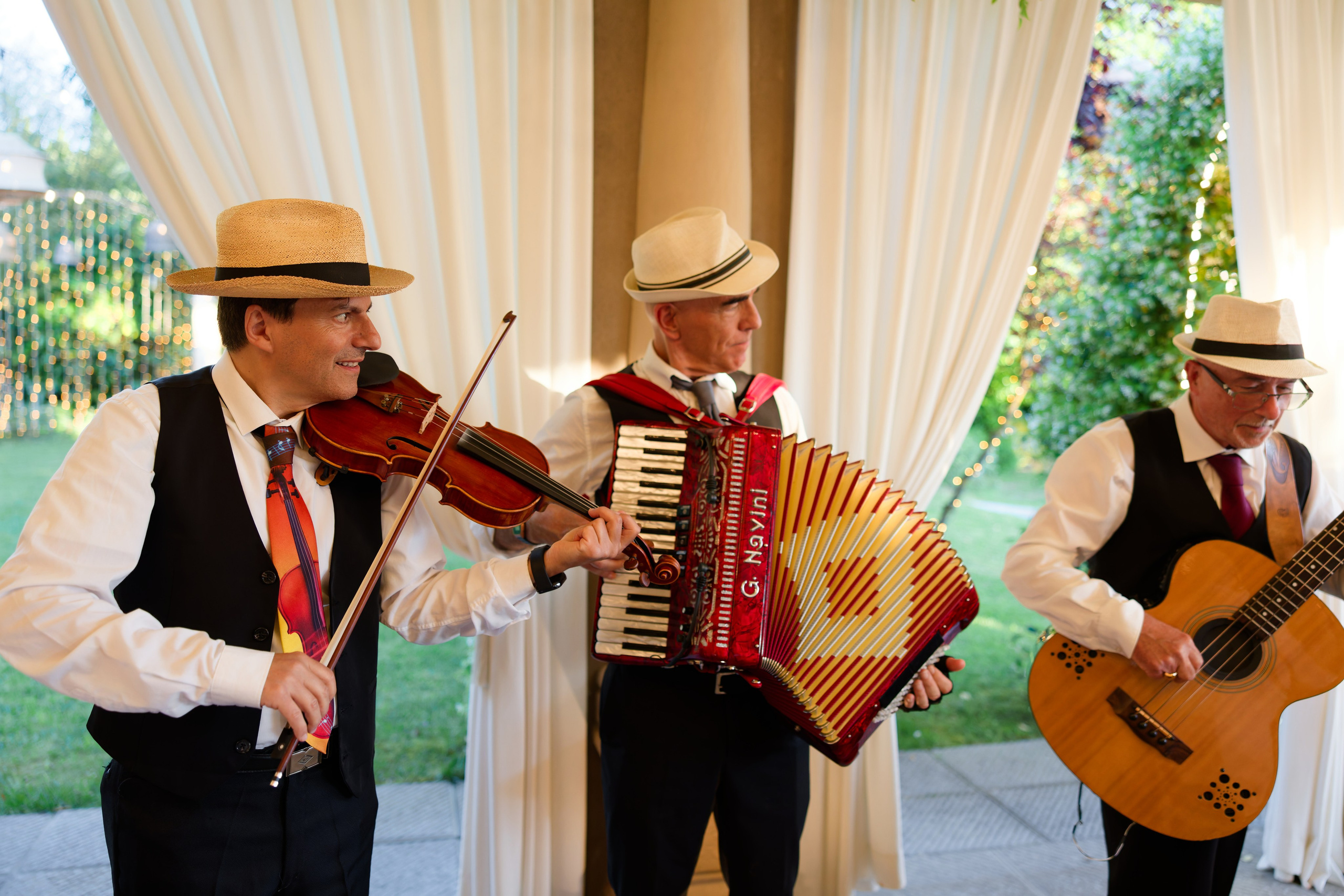 Pizza Party at Tenuta Massini, Florence, Italy. Destination Wedding Photographer — Nikita Burtsev