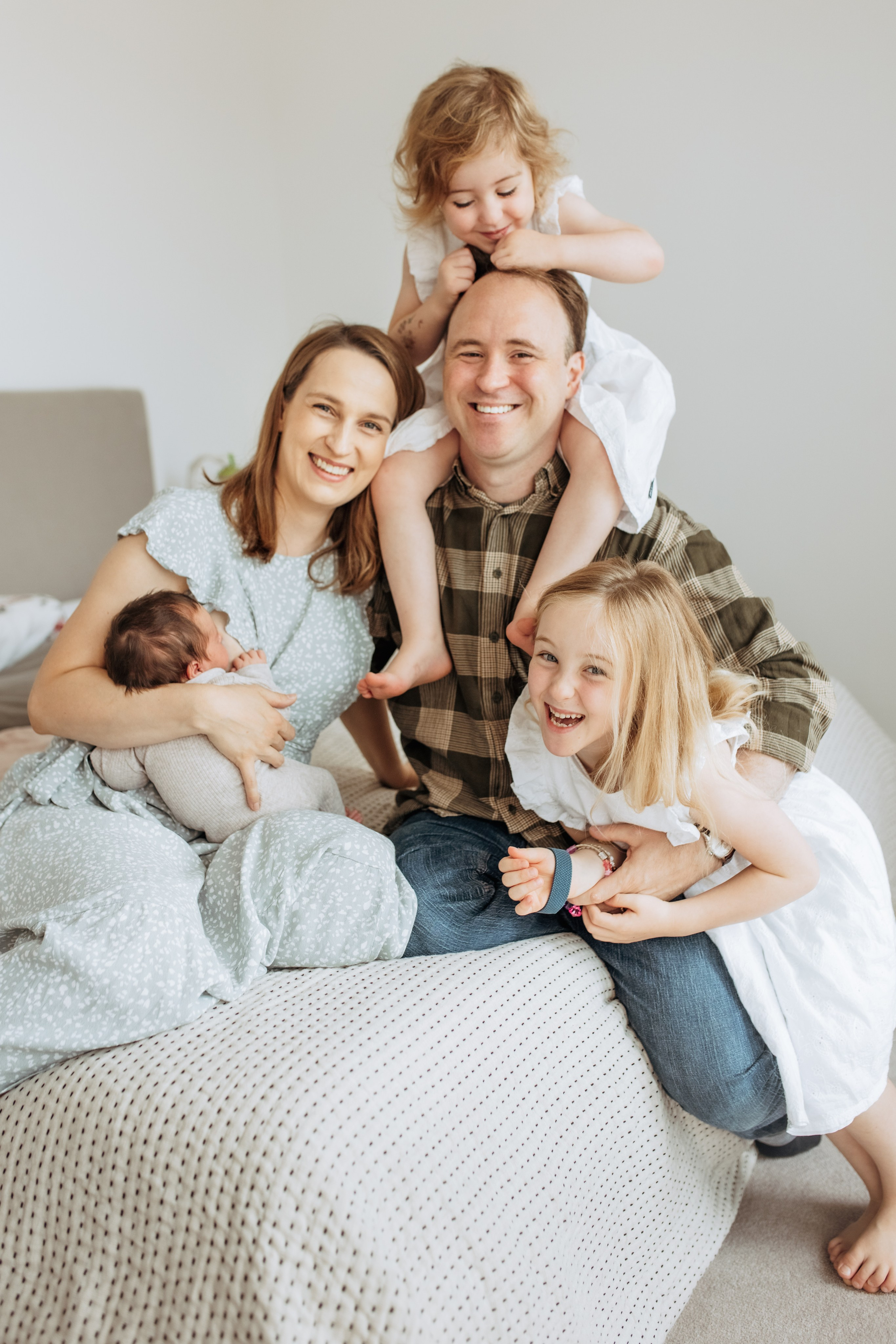 Indoor Family. Olga Tikhonova: family photography Cambridgeshire