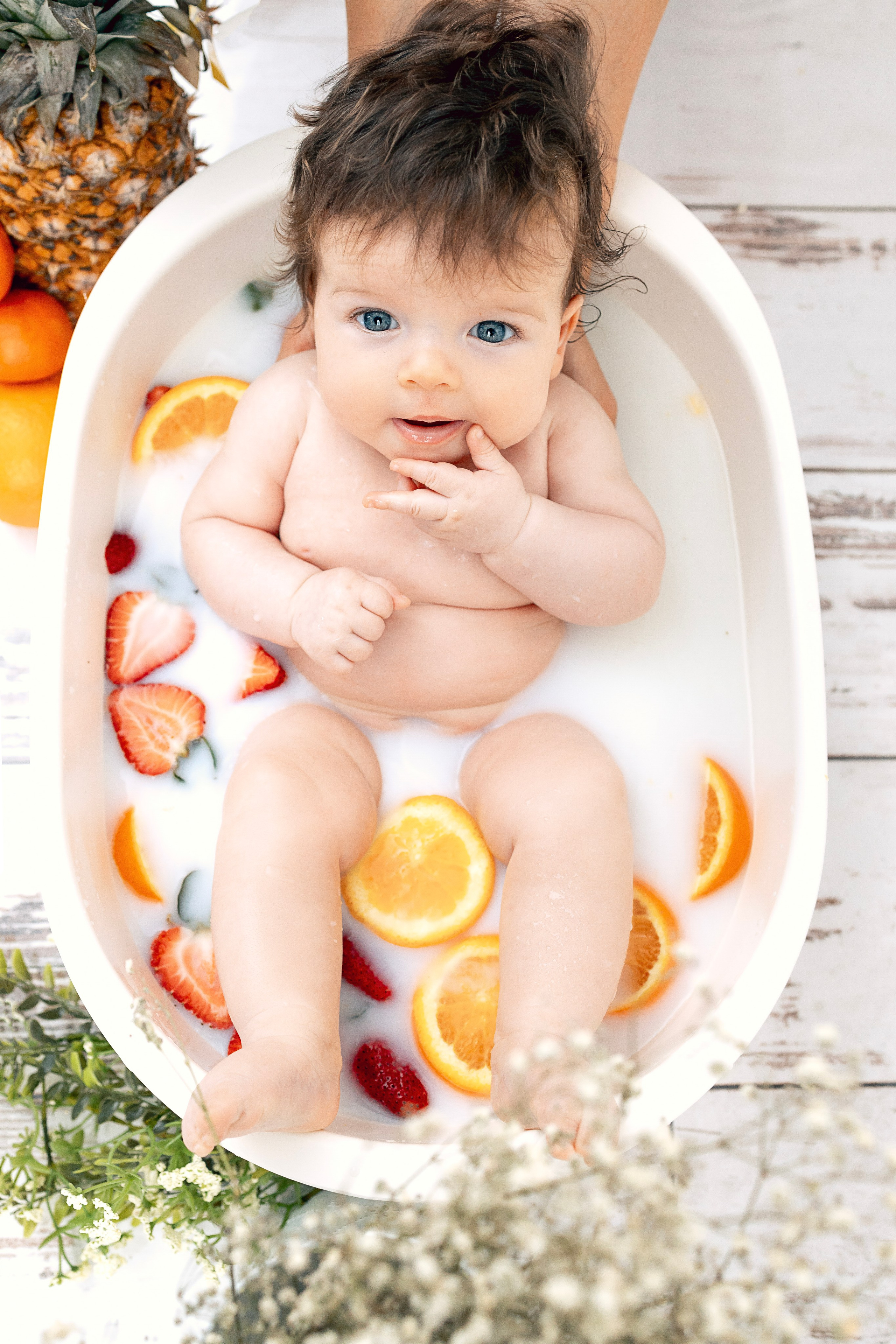 Milk bath. Anaeliseevaphoto.com