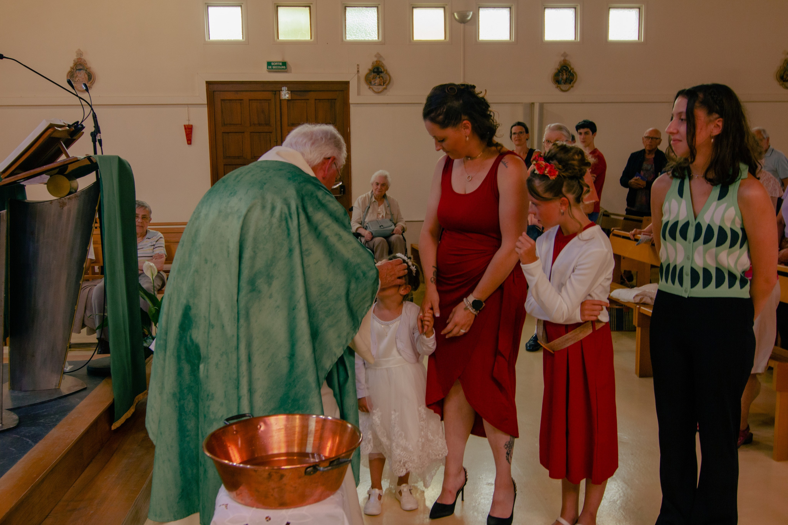 Julia et Shanna | Baptême. Studio photo « Partage ton bonheur » – Photographe famille près de Châtellerault, Poitiers et Tours