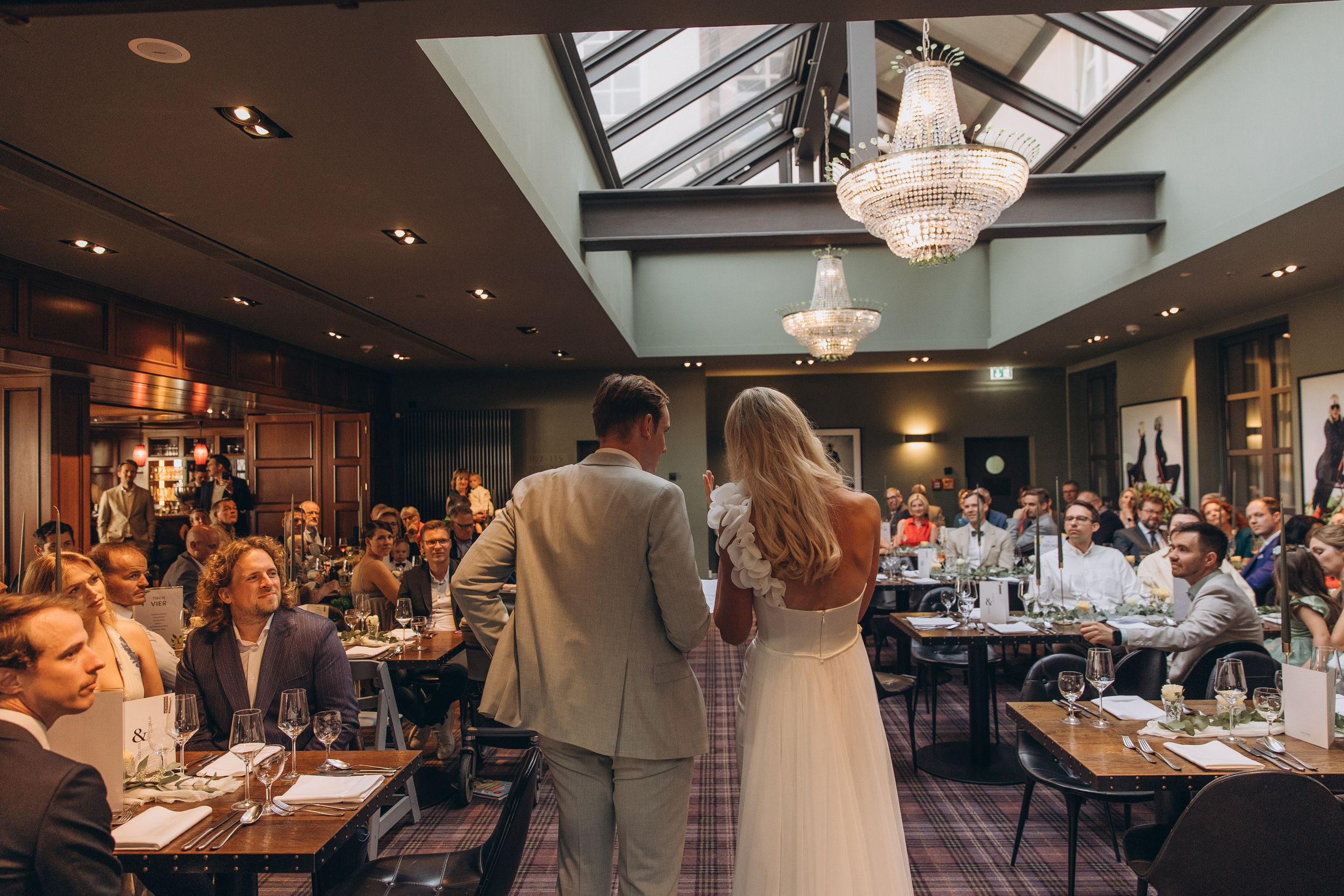 Svetlana and Yann. Hochzeitsgeschichten – Professionelle Hochzeitsfotografie & Videografie in Deutschland, Italien, Spanien und ganz Europa