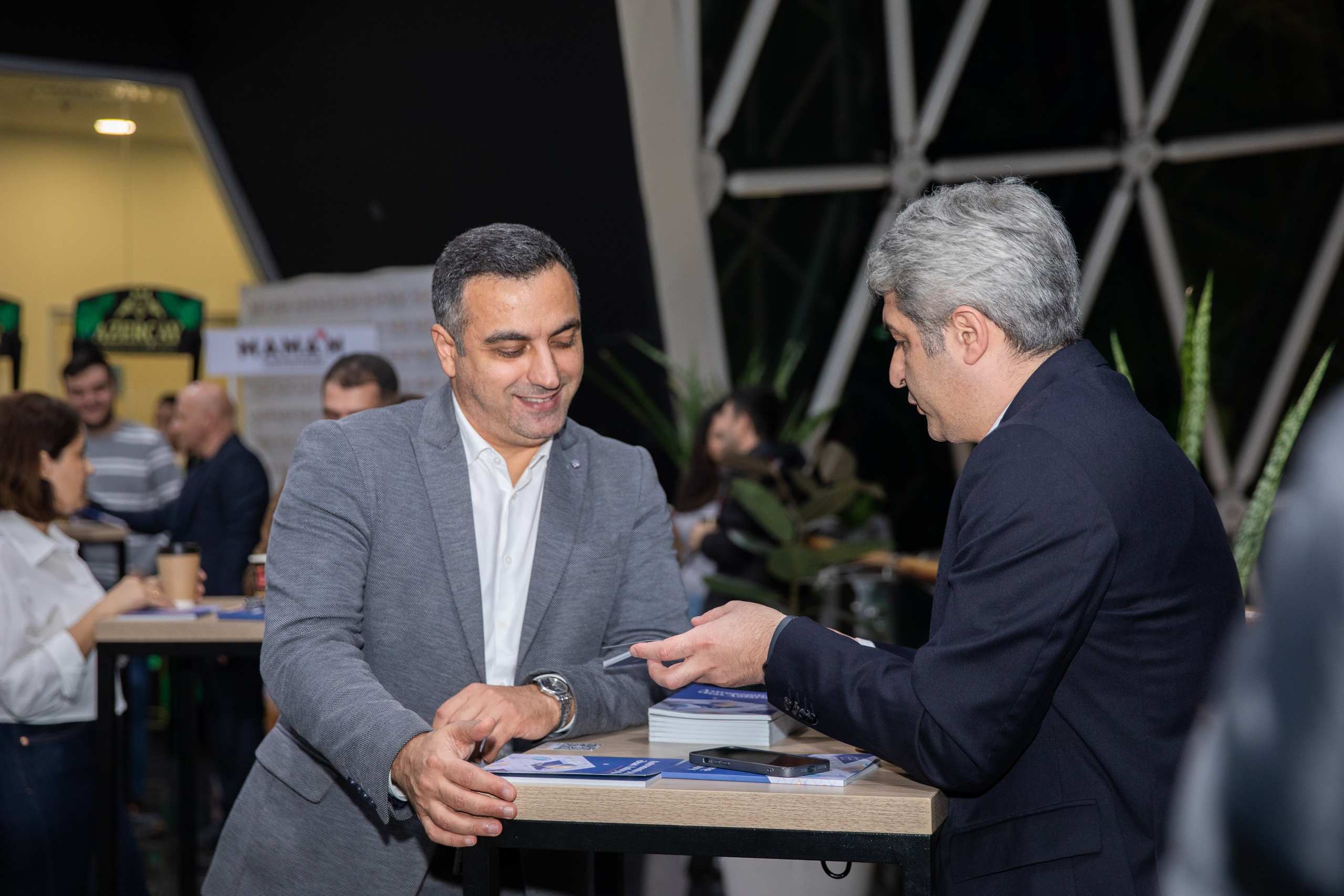 “Astronomiyada Əsas Anlayışlar” kitabının və “Fəza və Zamanın Elçiləri” filminin təqdimatı. Həvəskar Astronomlar Cəmiyyəti — Astronomy.az