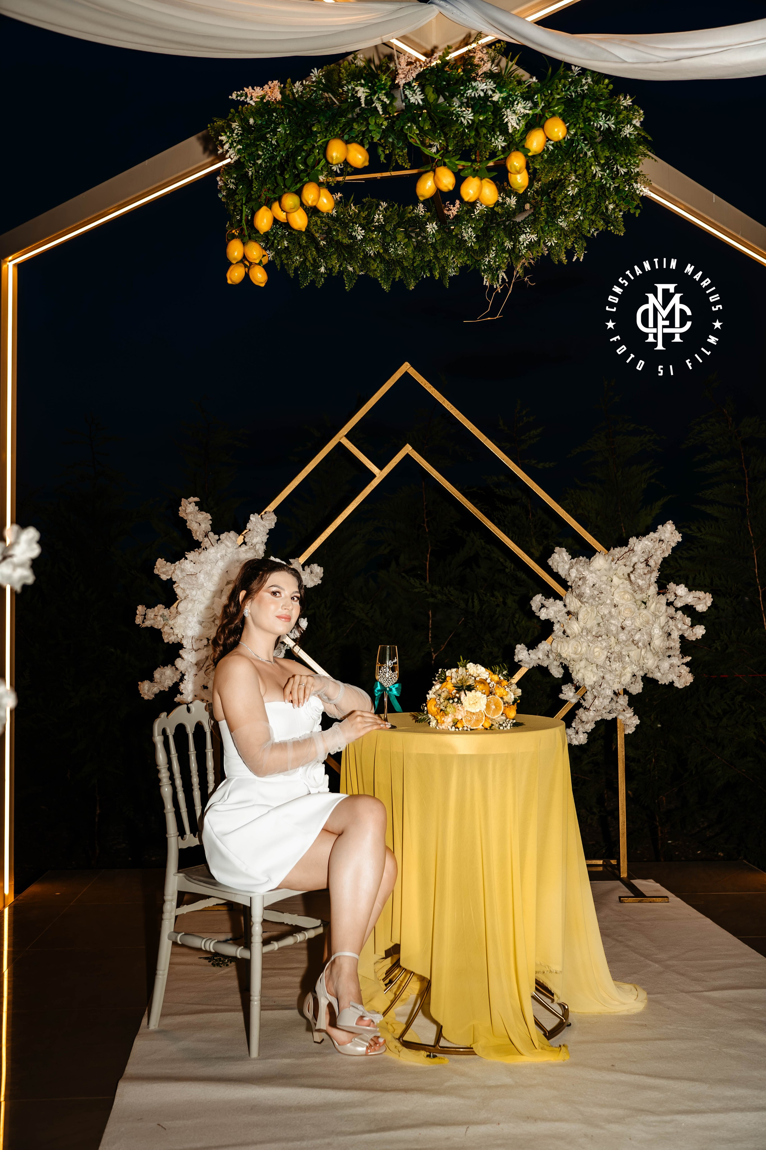 WEDDING PHOTOGRAPHY. DESPRE NOI