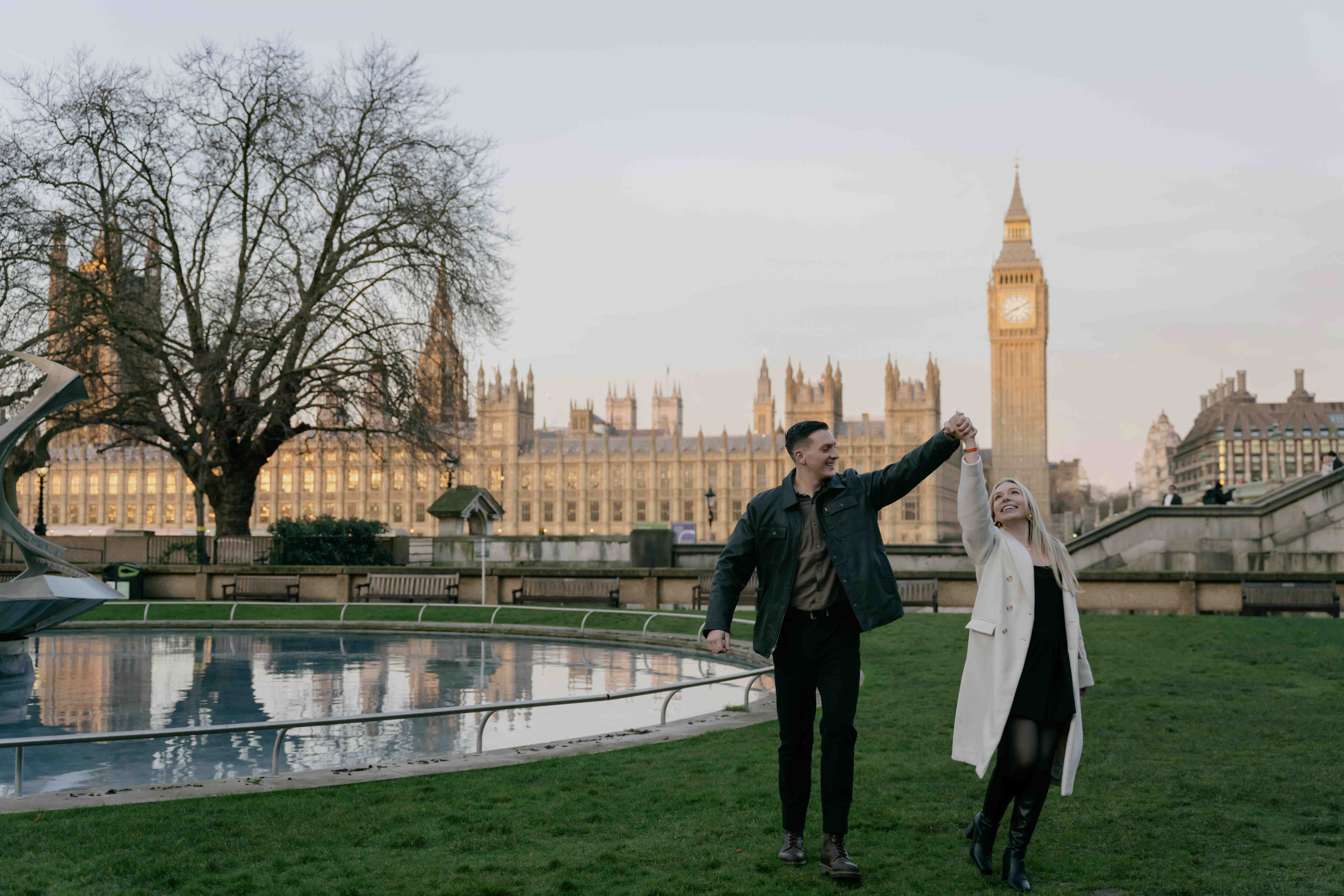 Sunrise Proposal in Westminster London | Engagement Photography. London Wedding & Engagement Photographer