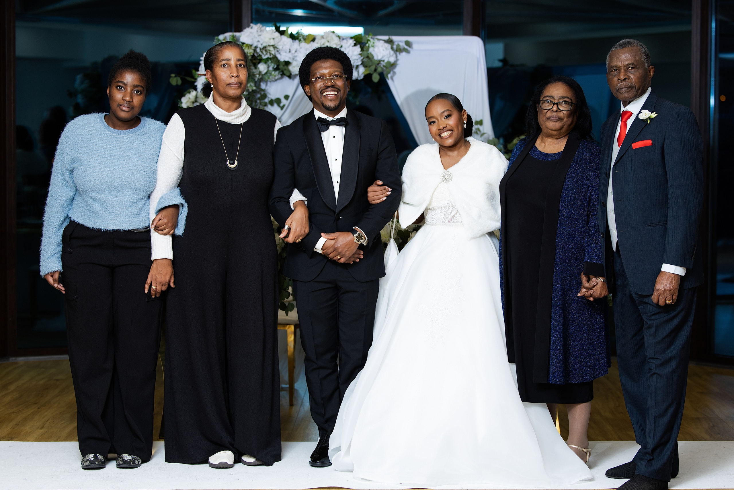 Nawik e Ethson. Fazemos o seu casamento ser lembrado por gerações