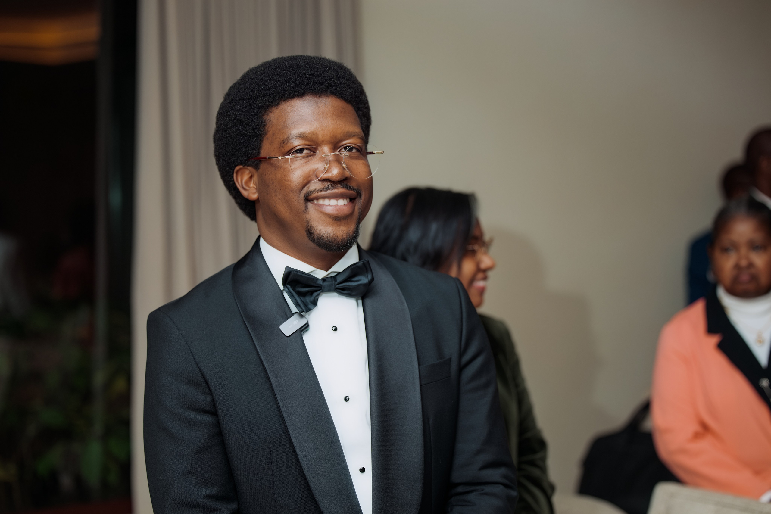 Nawik e Ethson. Fazemos o seu casamento ser lembrado por gerações