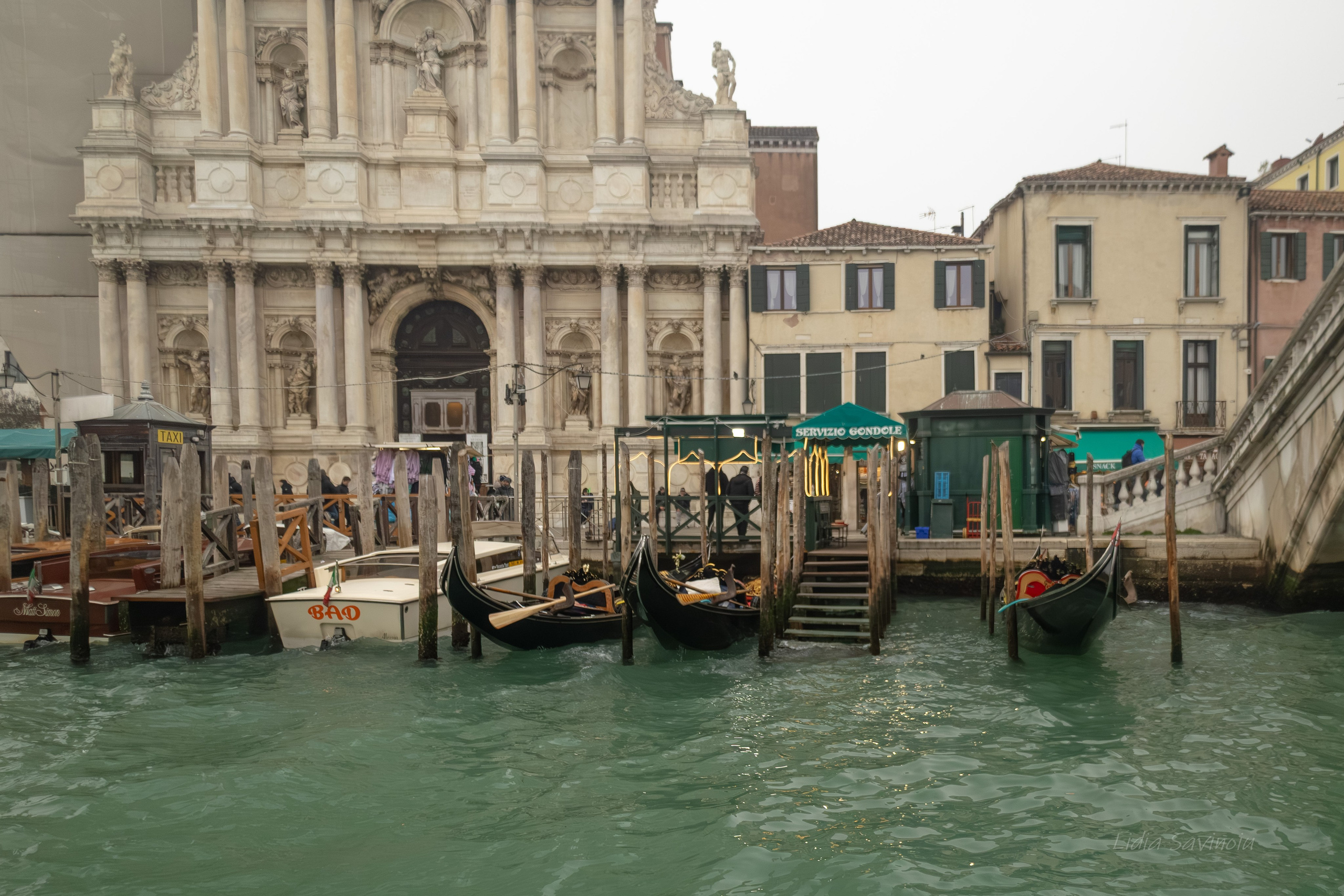 Veneția. Fotograf. Lucrez cu oameni, produse și spații. Portret și fotografie creativă. Bacău, România. Lidia Savinoiu