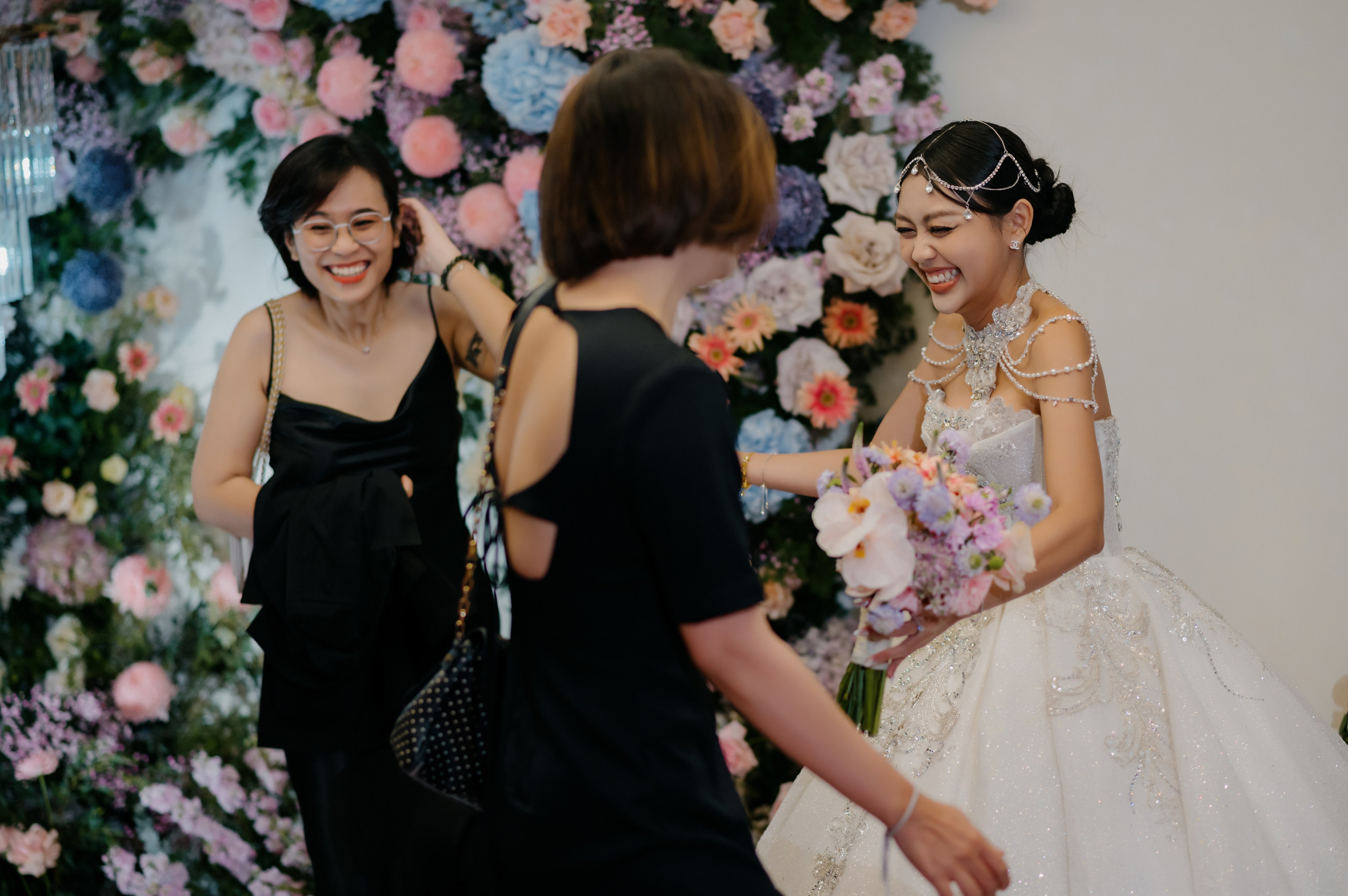 KHANG & QUYEN / Lavela Hotel. Saigon Wedding Present | Art Beyond Moments